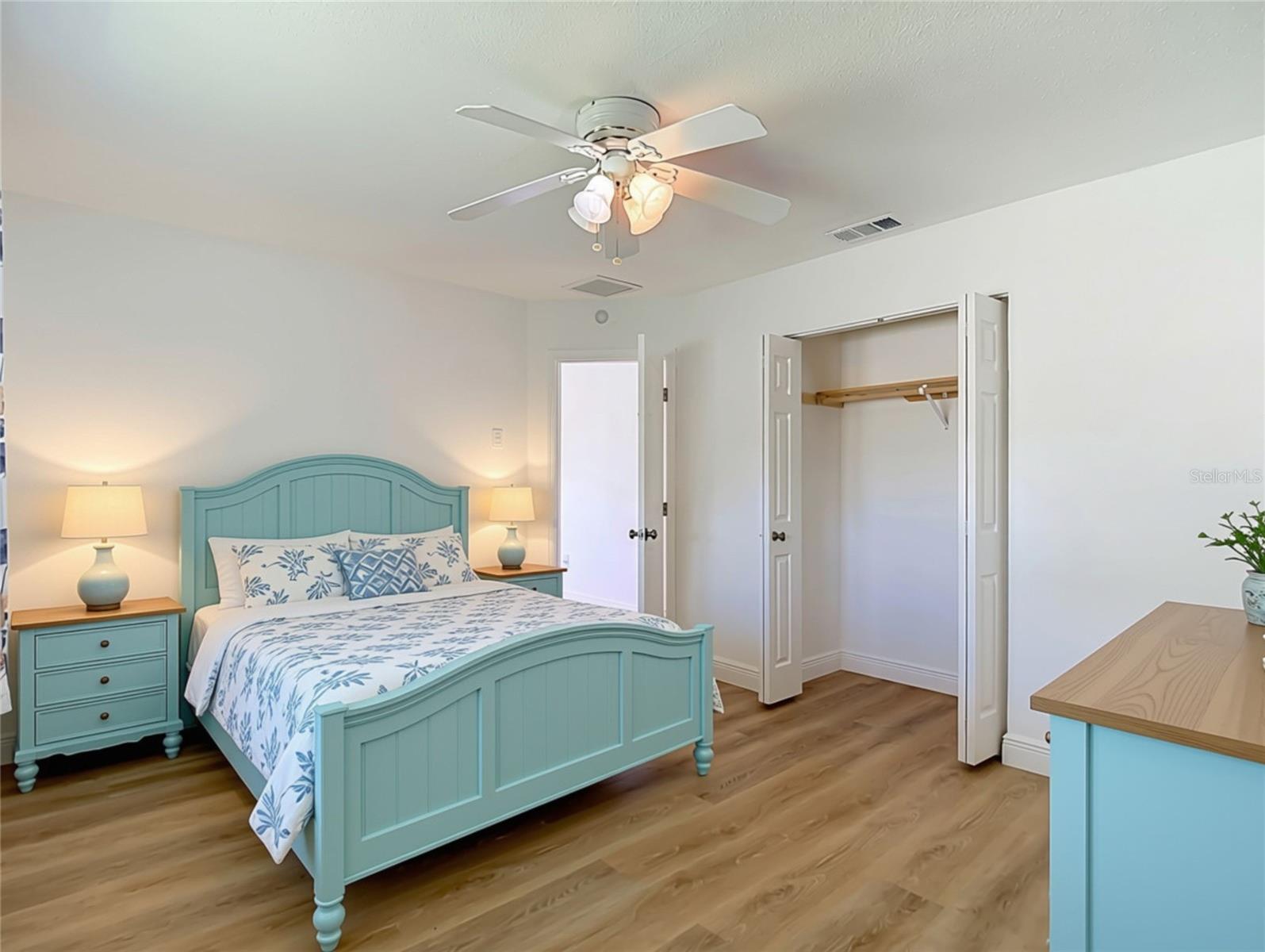 13538 LESLIE DR