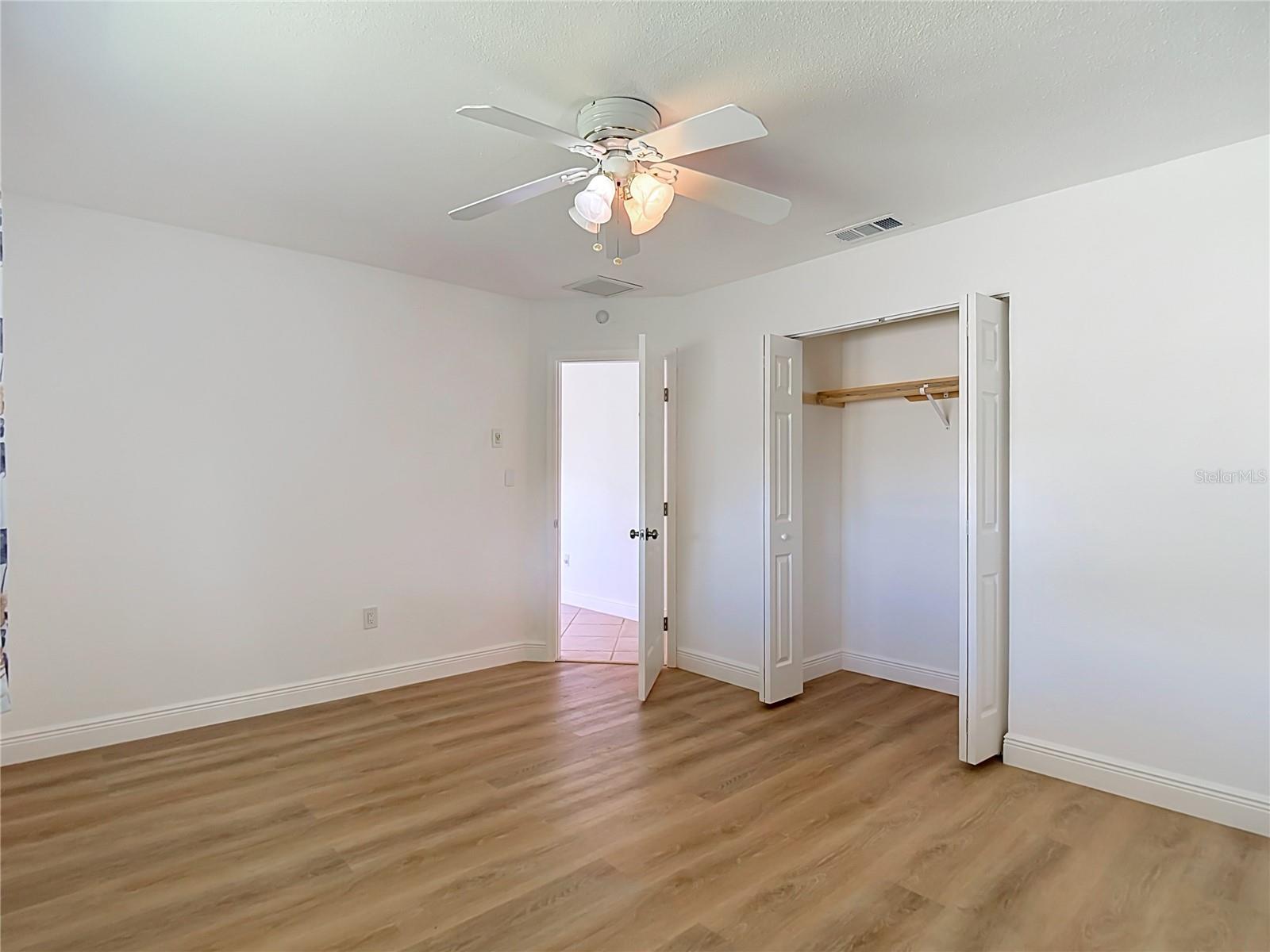 13538 LESLIE DR