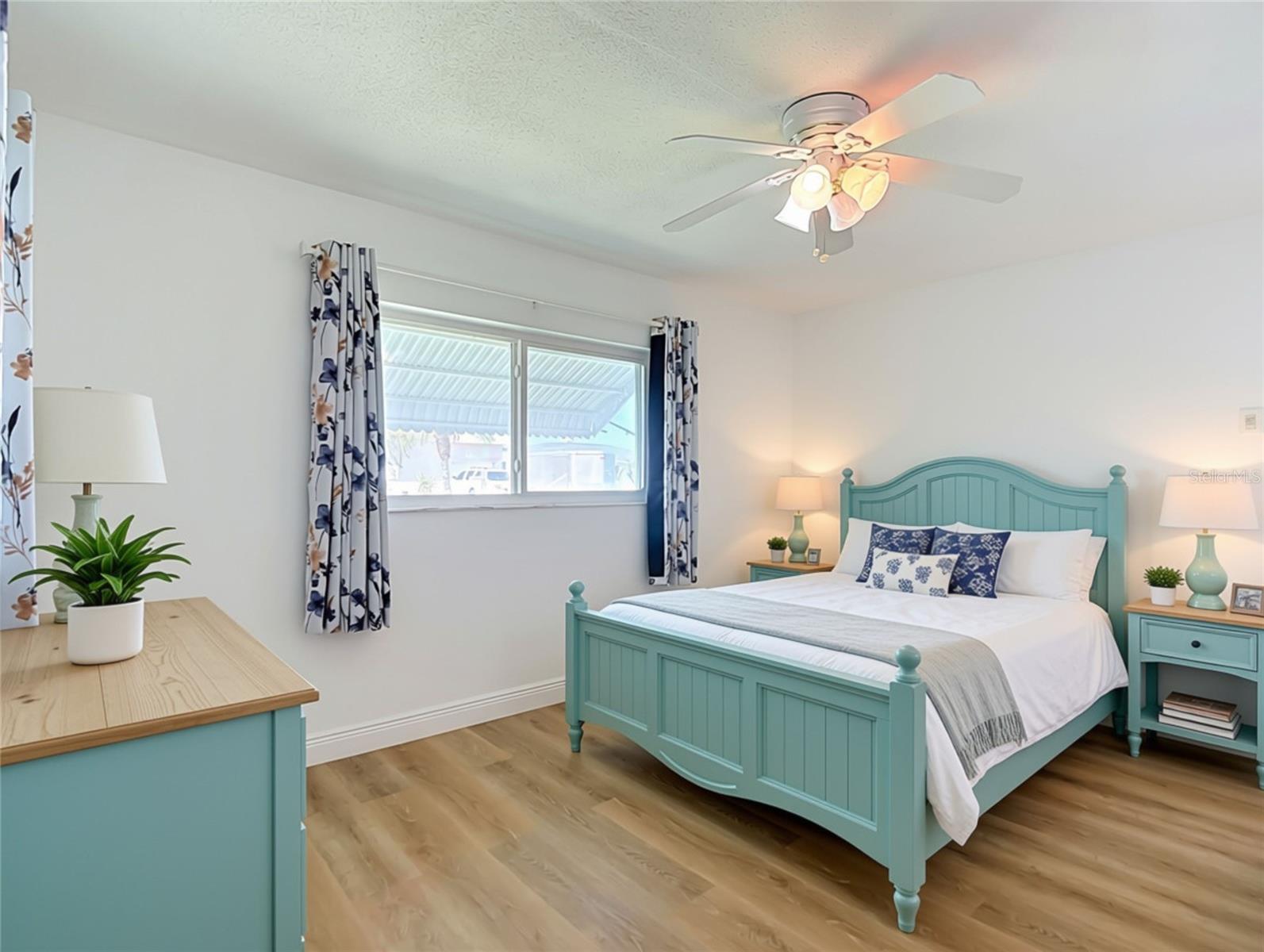 13538 LESLIE DR
