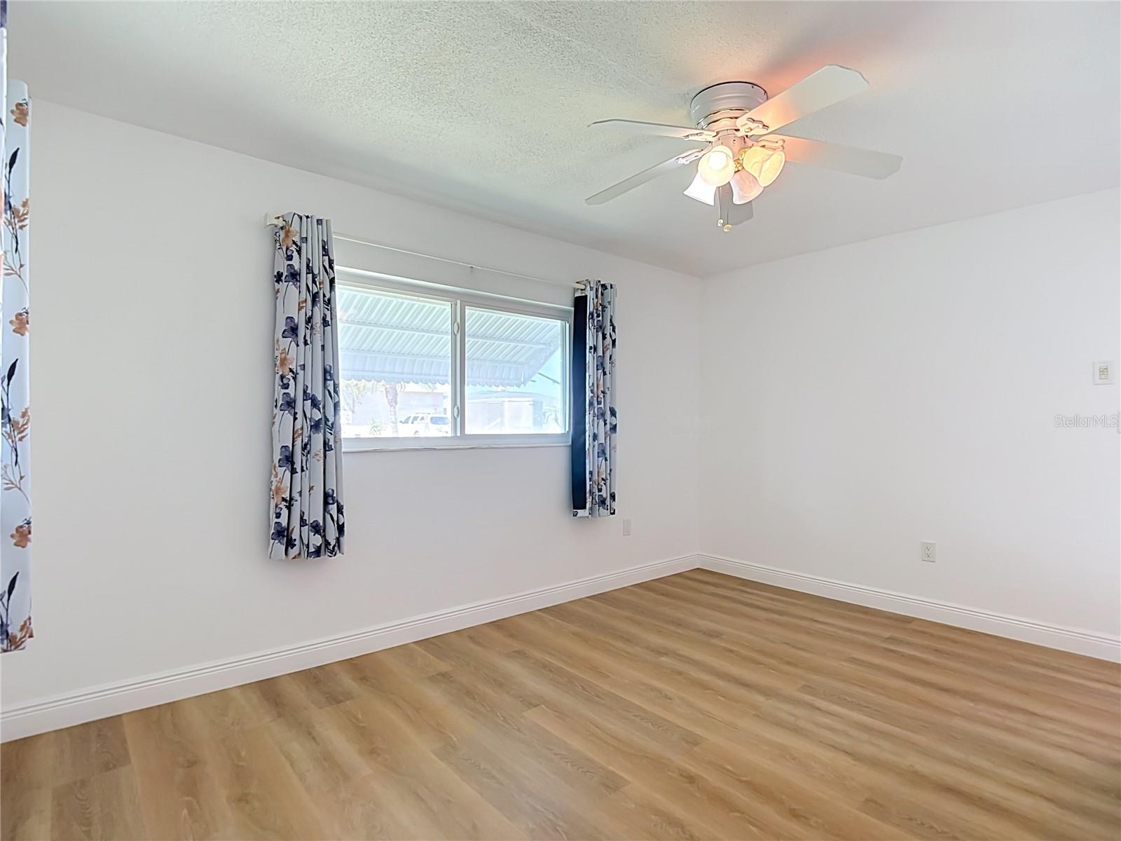 13538 LESLIE DR