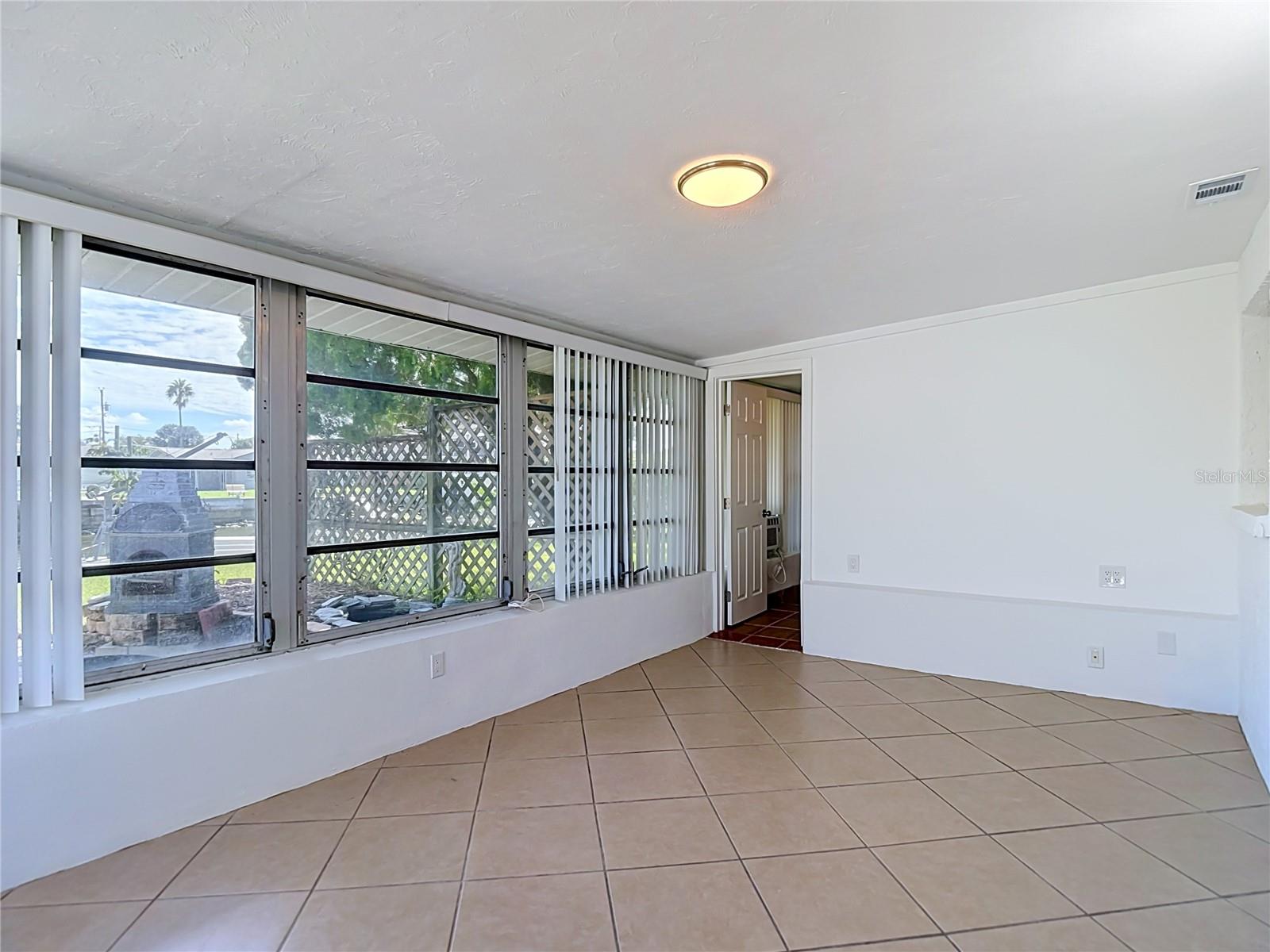 13538 LESLIE DR