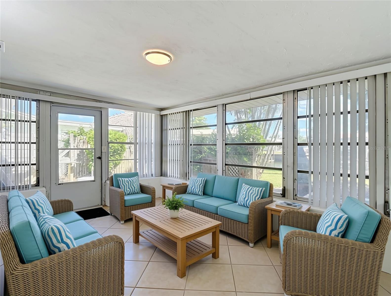 13538 LESLIE DR