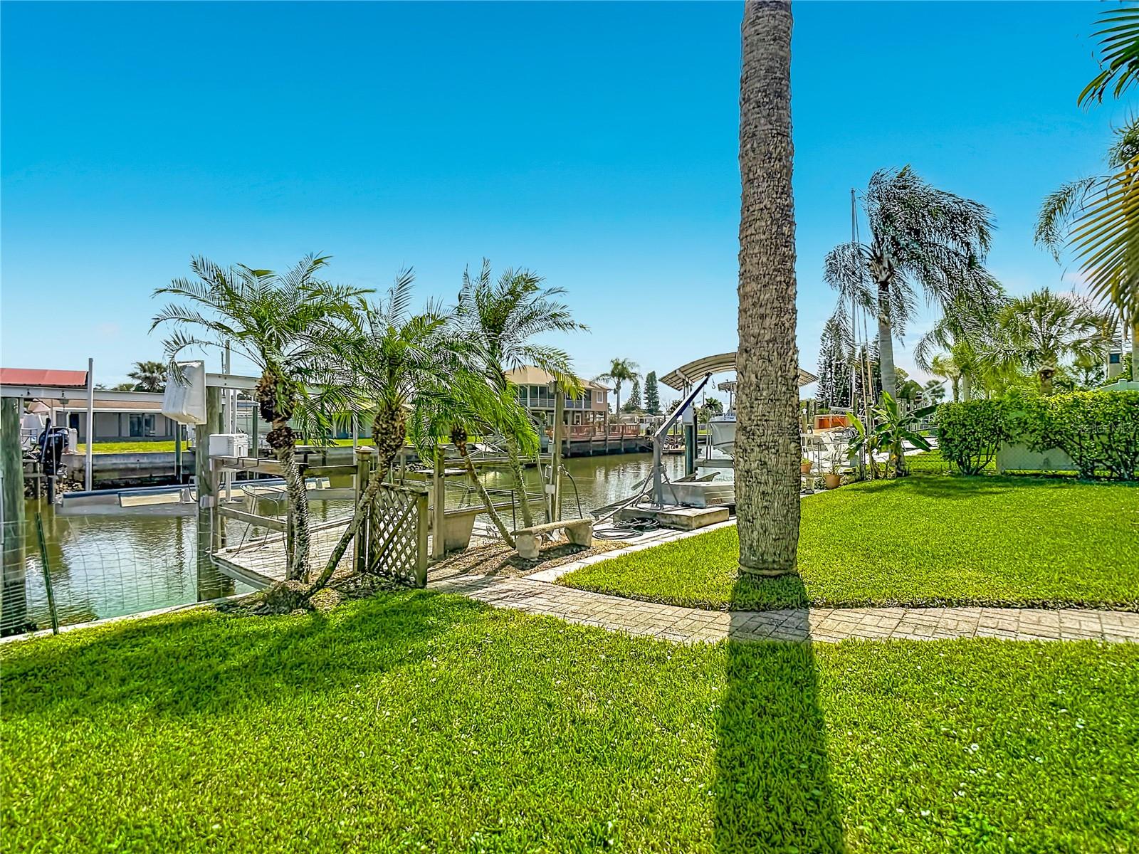 13538 LESLIE DR