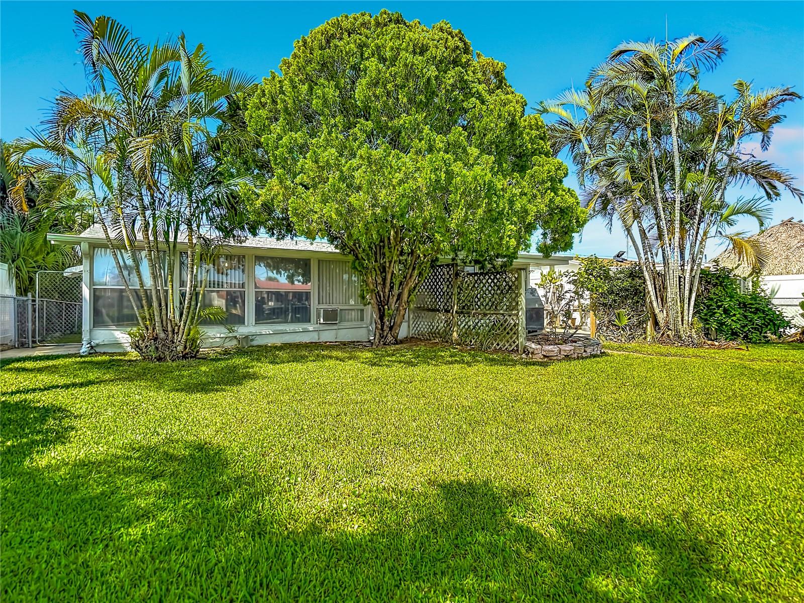13538 LESLIE DR