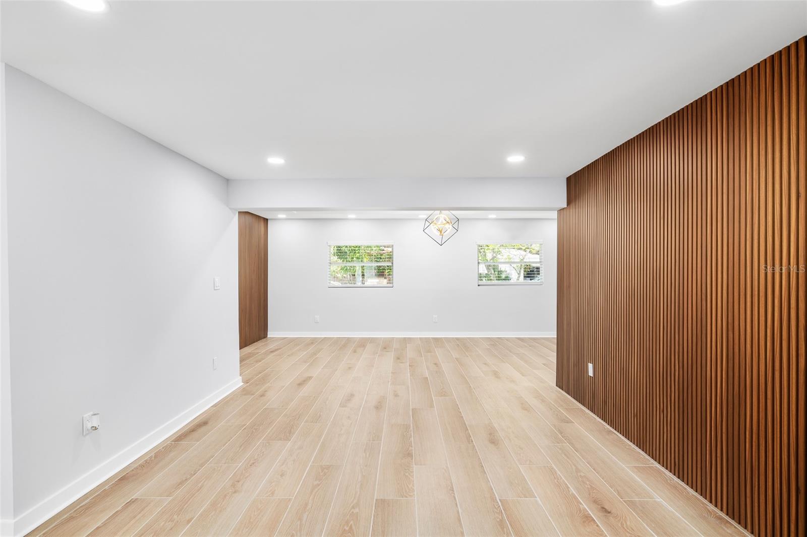 2306 S SAN JOSE CIR