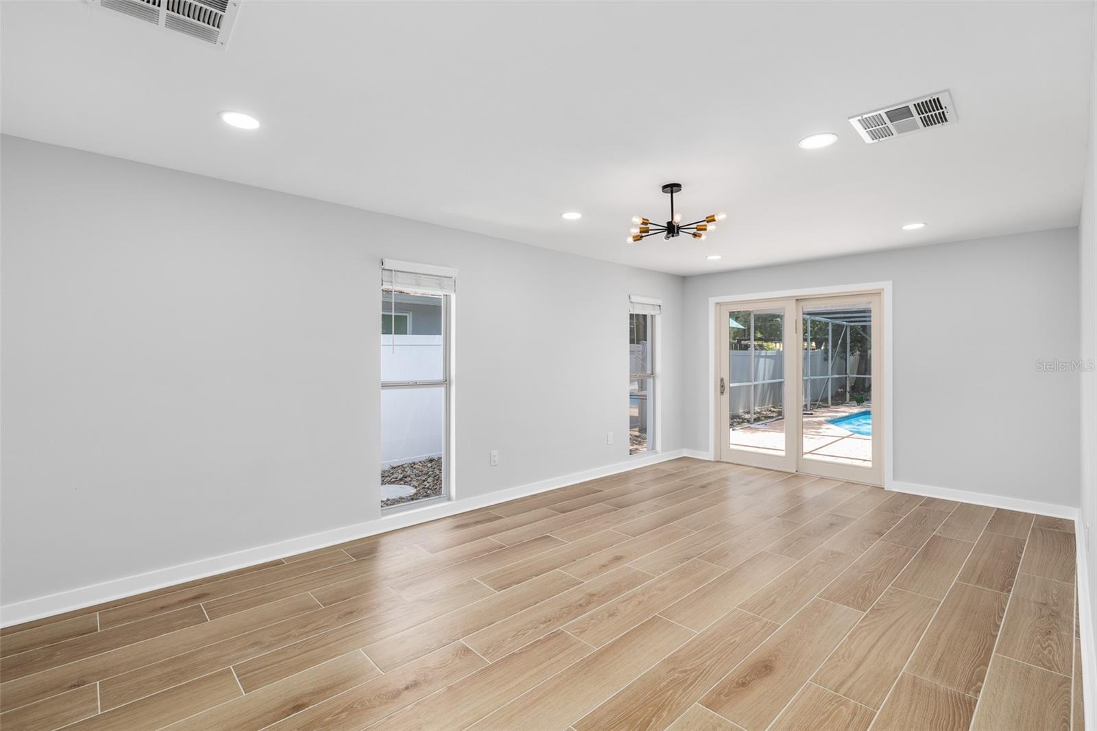 2306 S SAN JOSE CIR