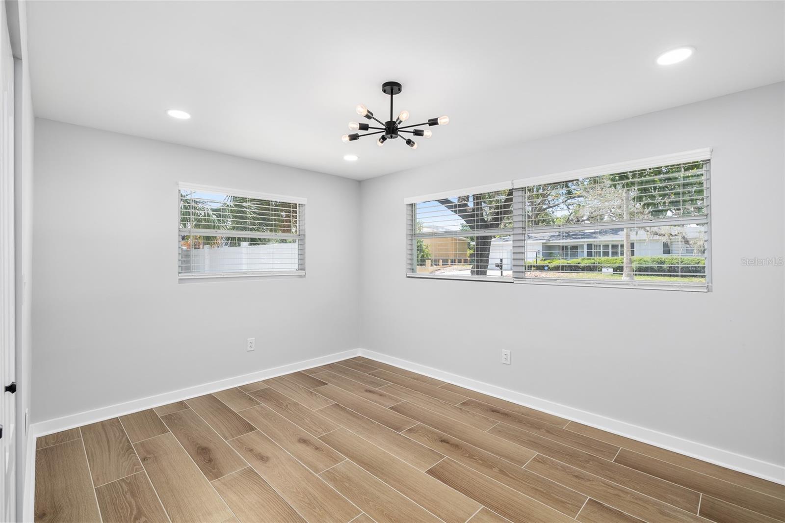 2306 S SAN JOSE CIR