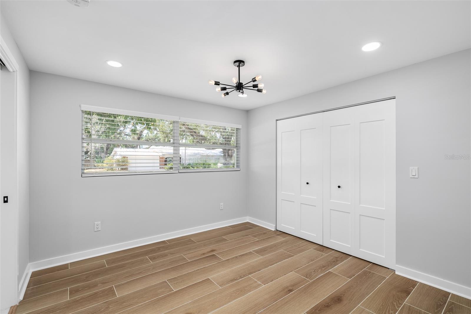 2306 S SAN JOSE CIR