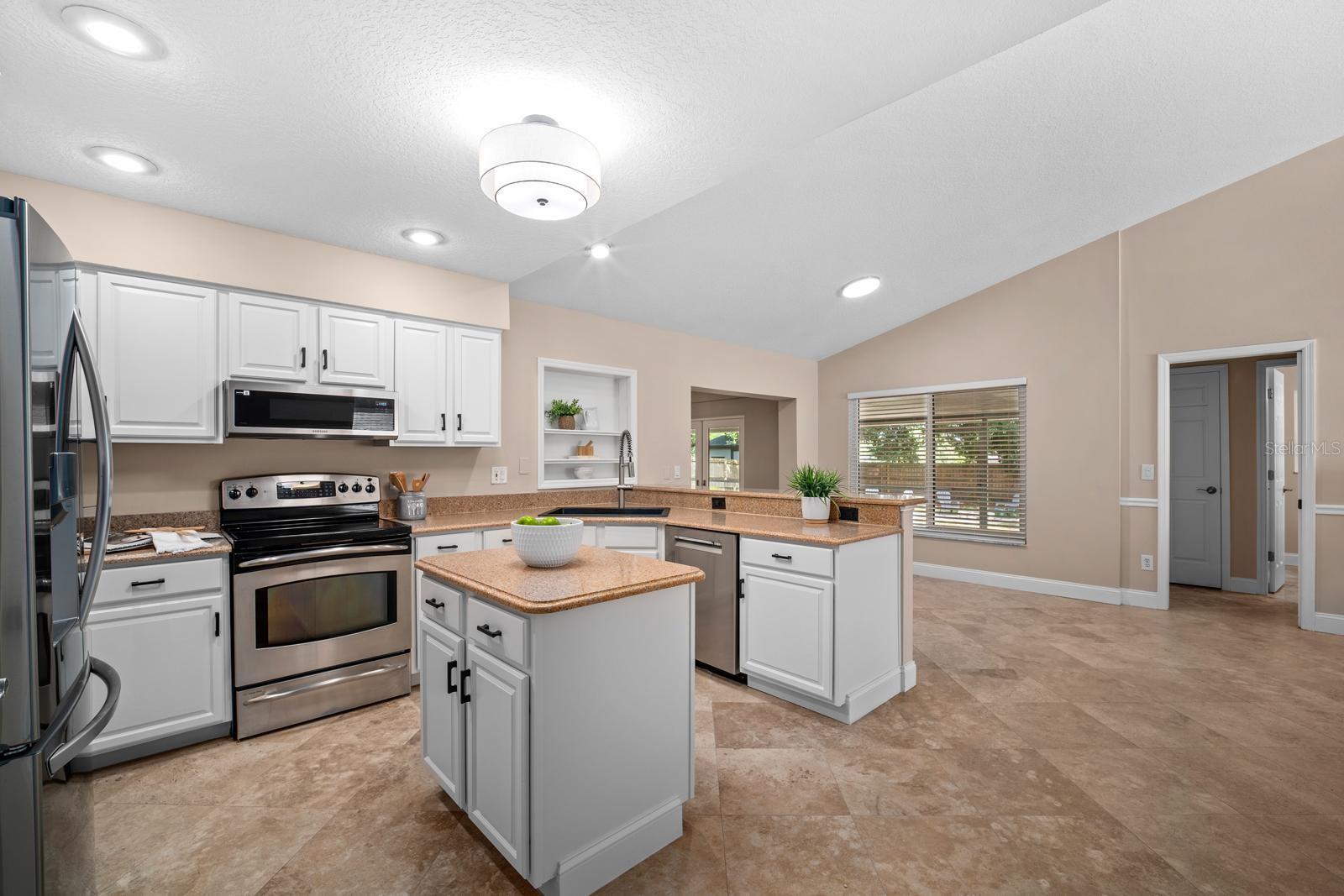 3912 APPLETREE DR