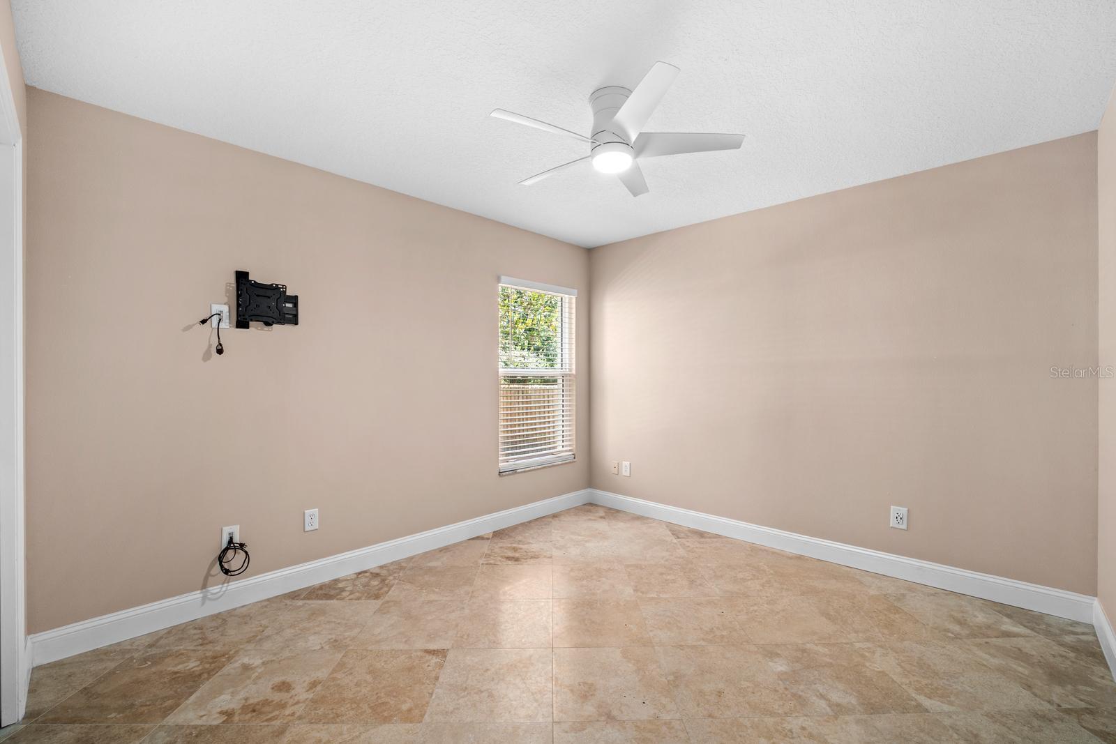 3912 APPLETREE DR