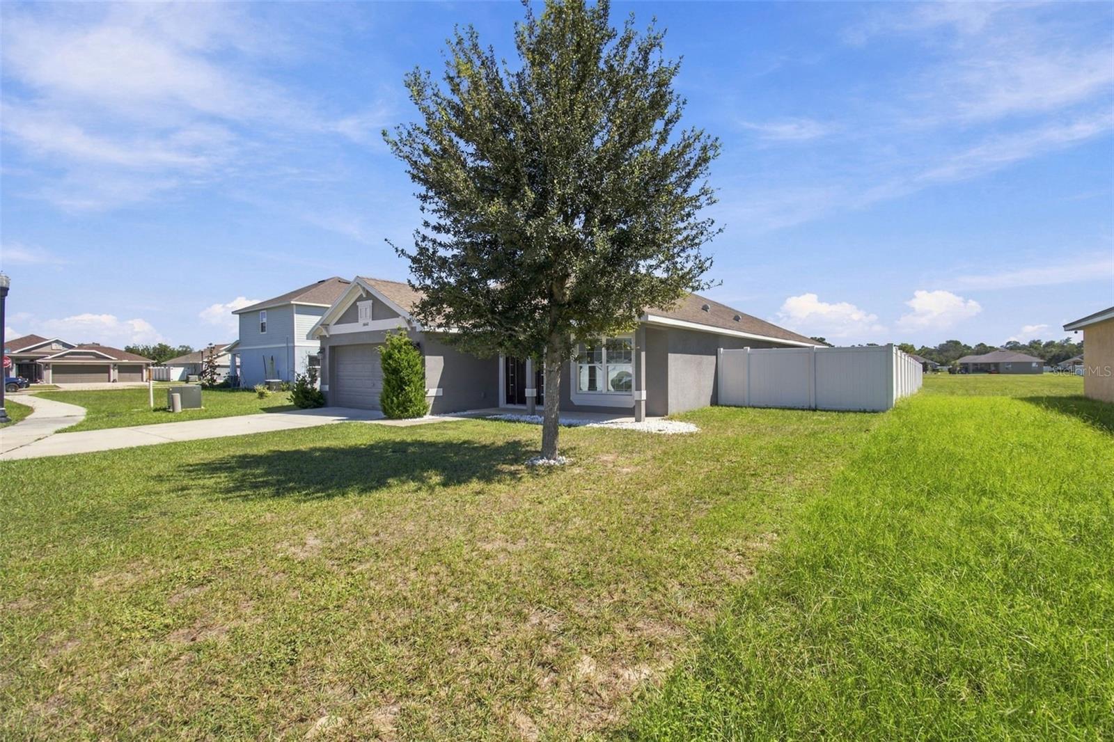 16048 SAWGRASS BREEZE AVE