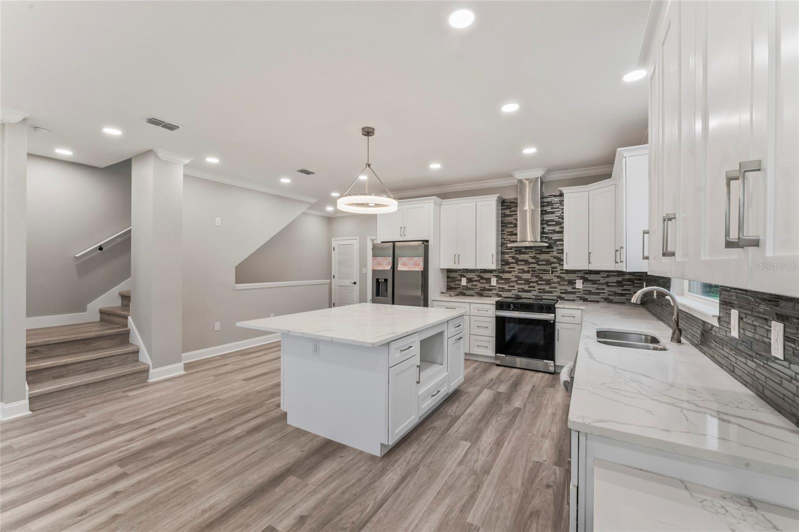 809 W LINEBAUGH AVE #5B