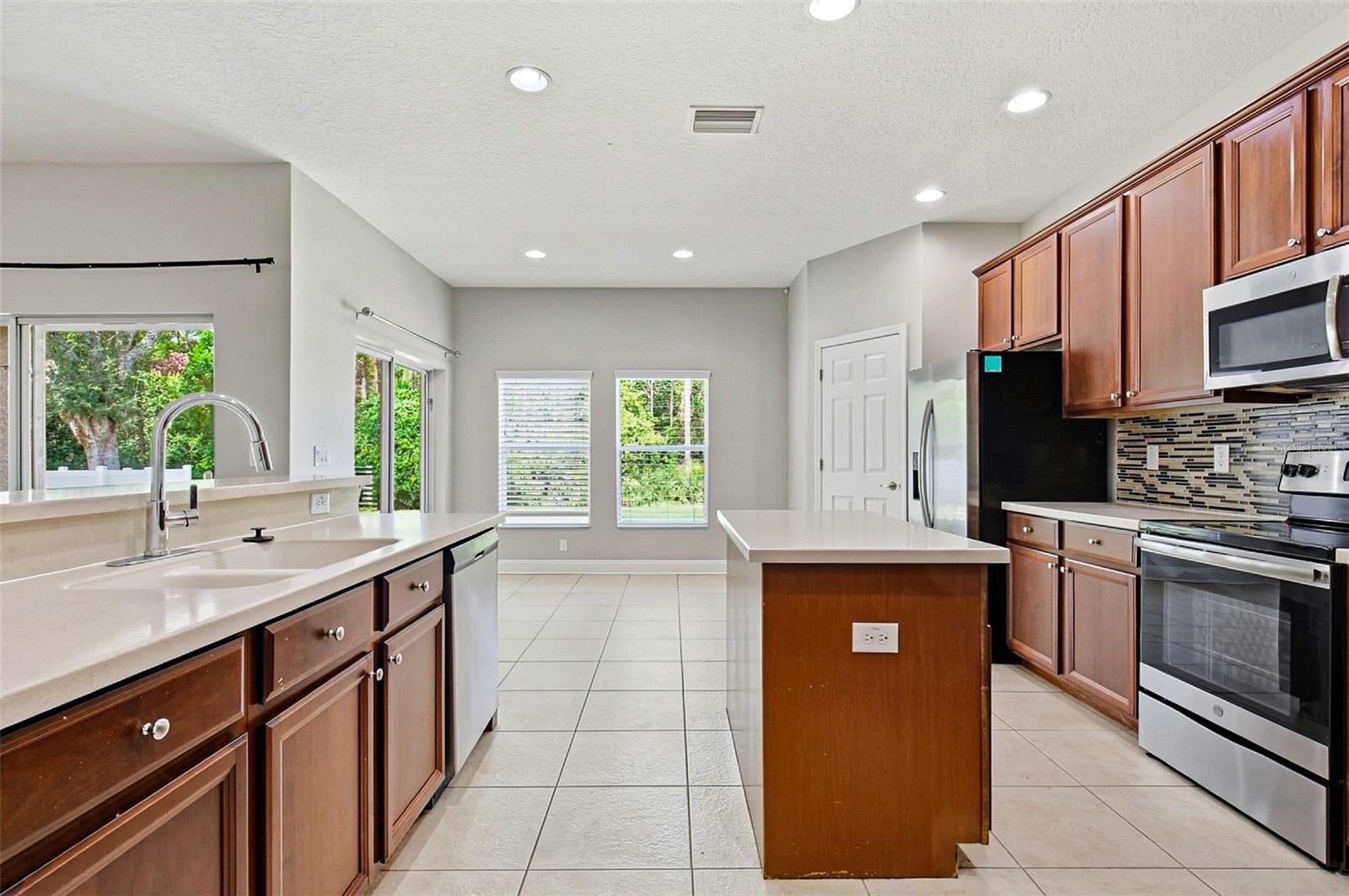 11123 OYSTER BAY CIR