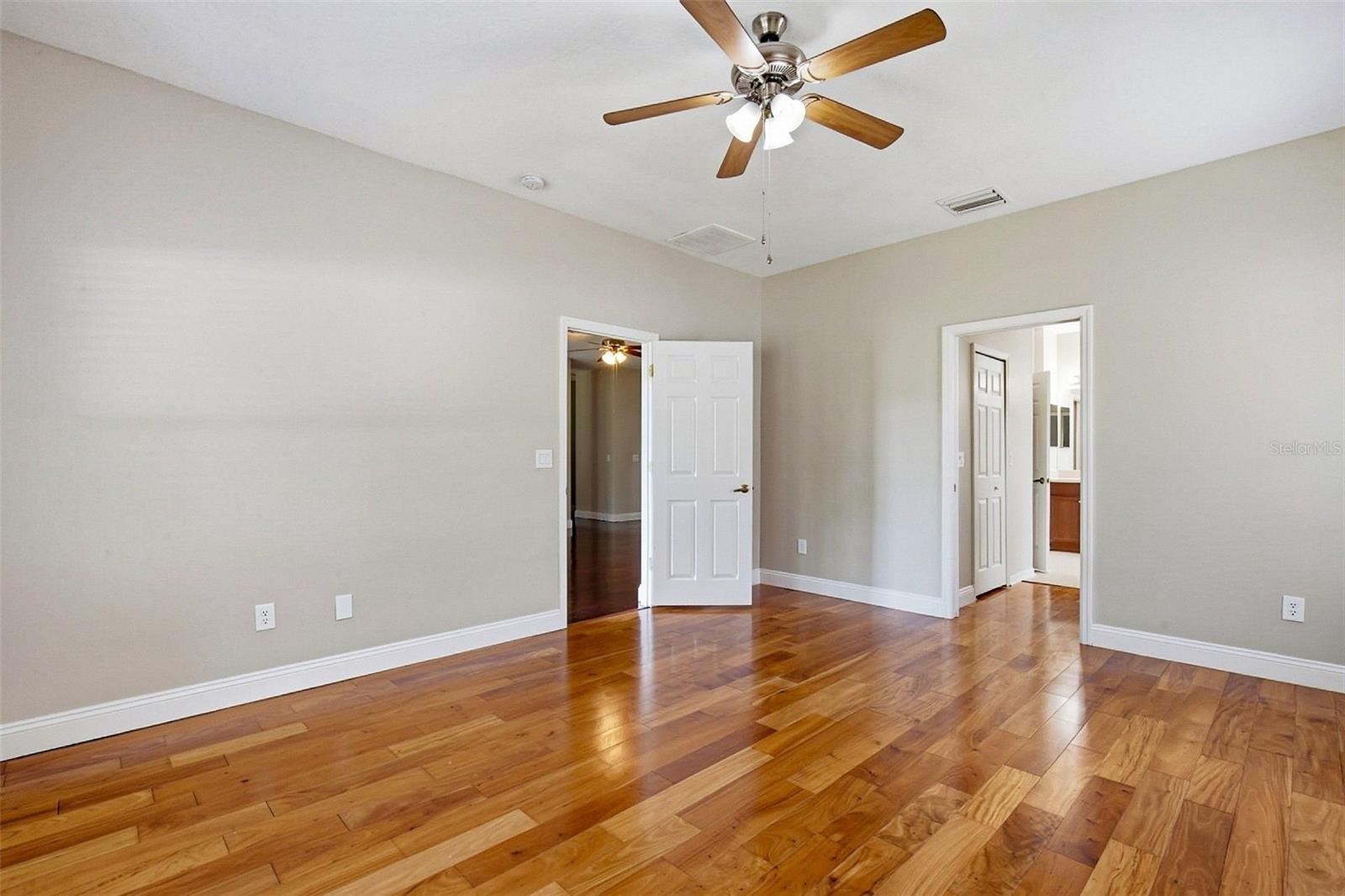 11123 OYSTER BAY CIR