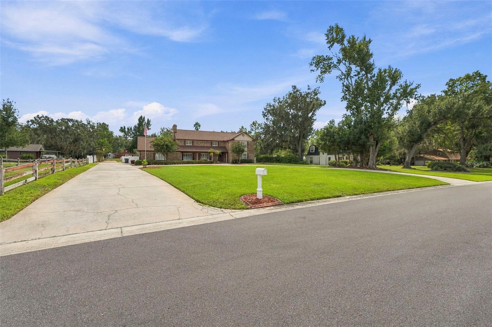 115 HICKORY CREEK DR