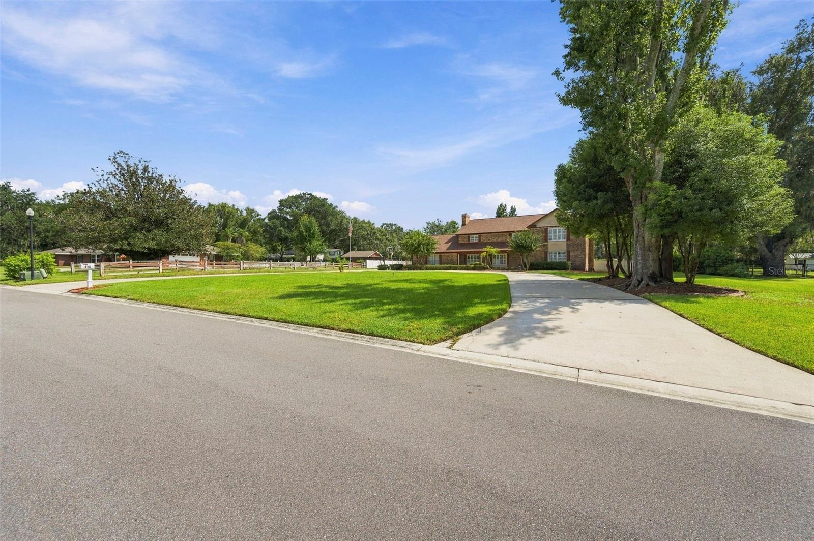 115 HICKORY CREEK DR
