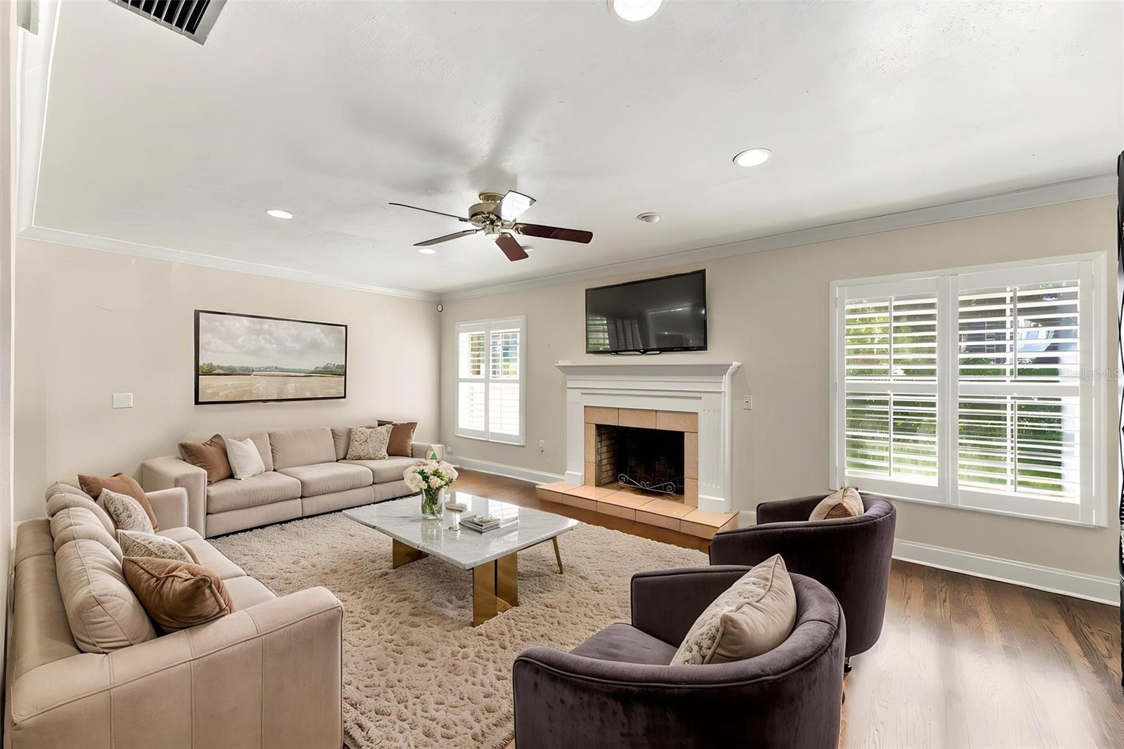115 HICKORY CREEK DR