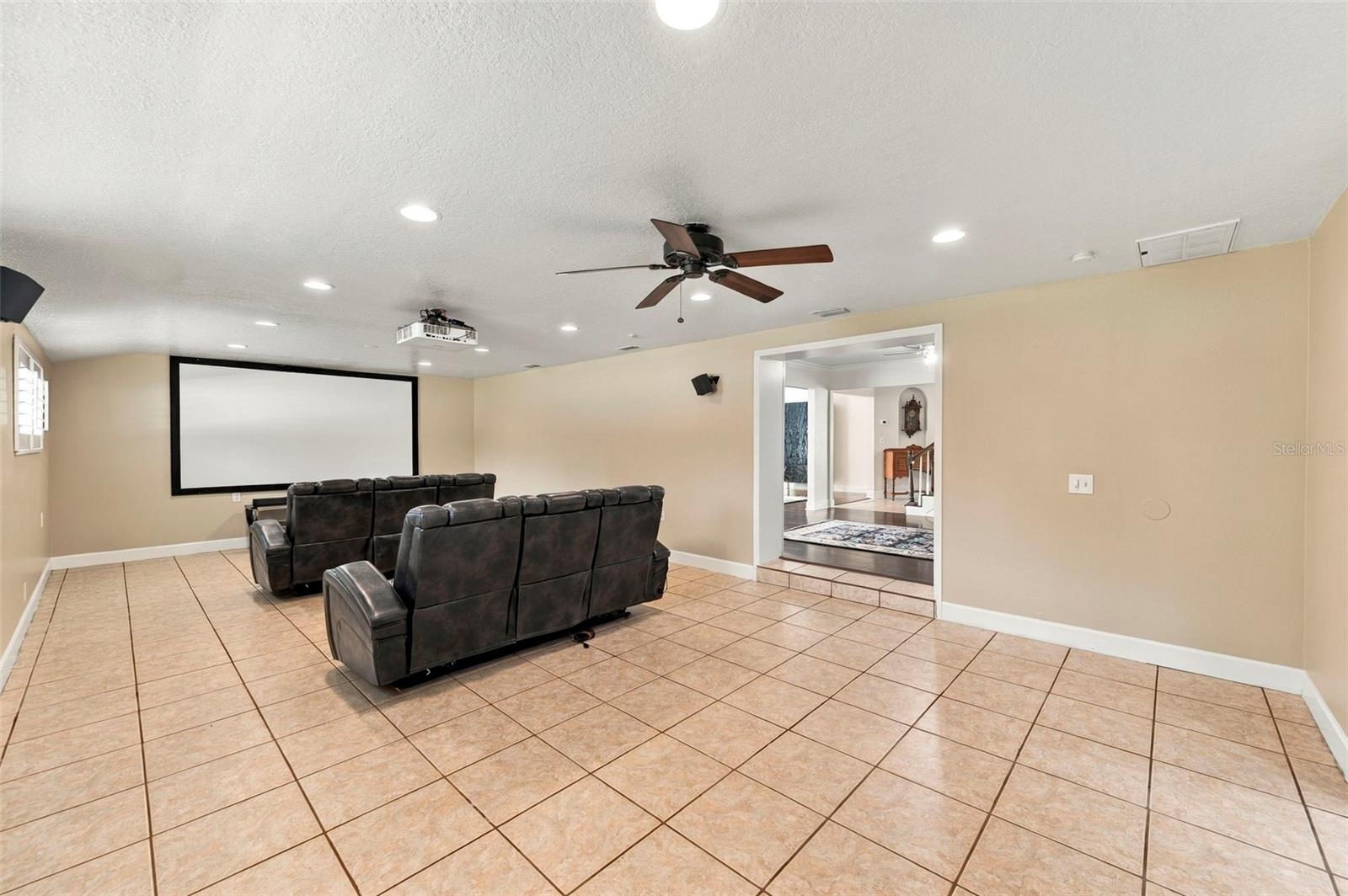 115 HICKORY CREEK DR