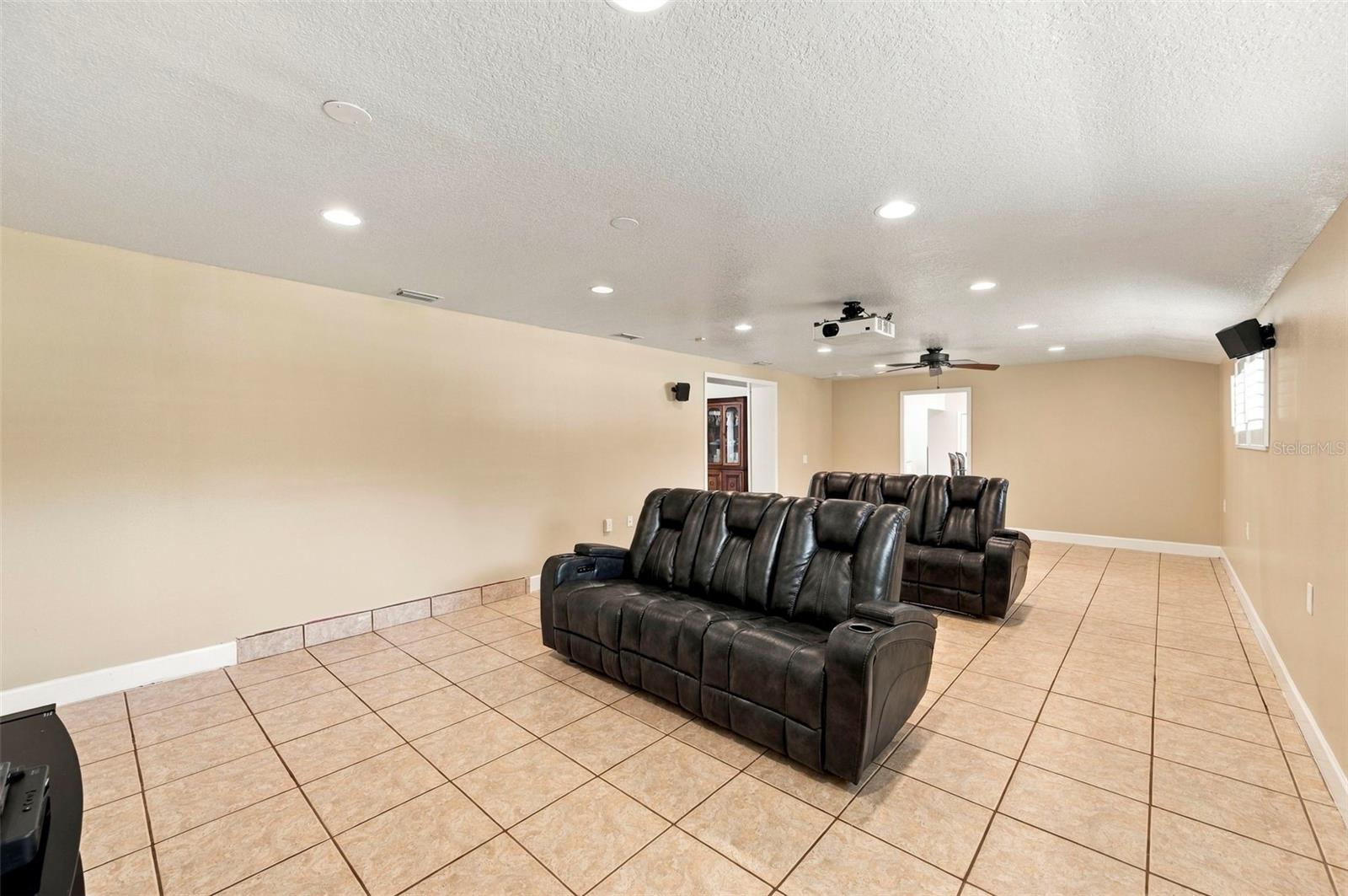 115 HICKORY CREEK DR