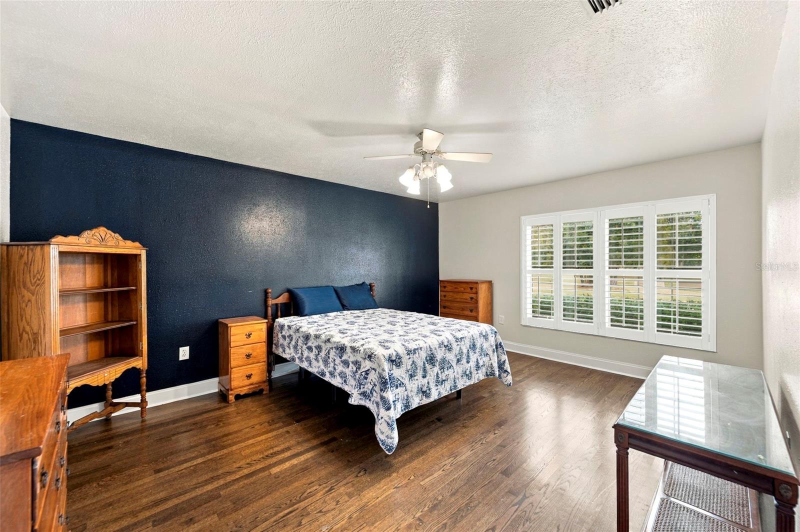 115 HICKORY CREEK DR