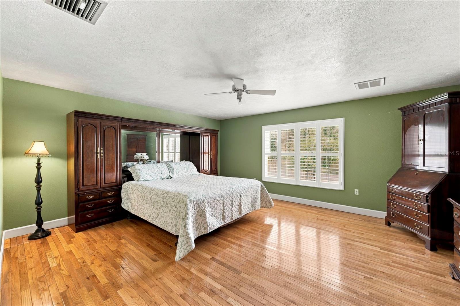115 HICKORY CREEK DR