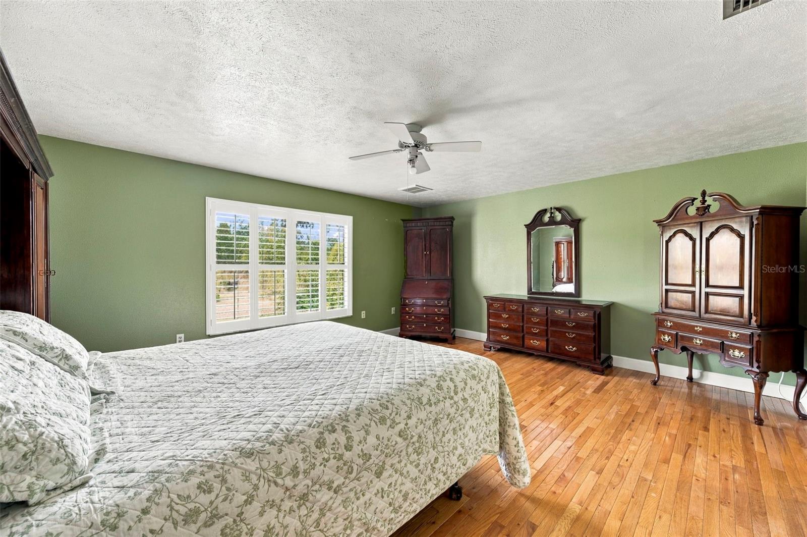 115 HICKORY CREEK DR
