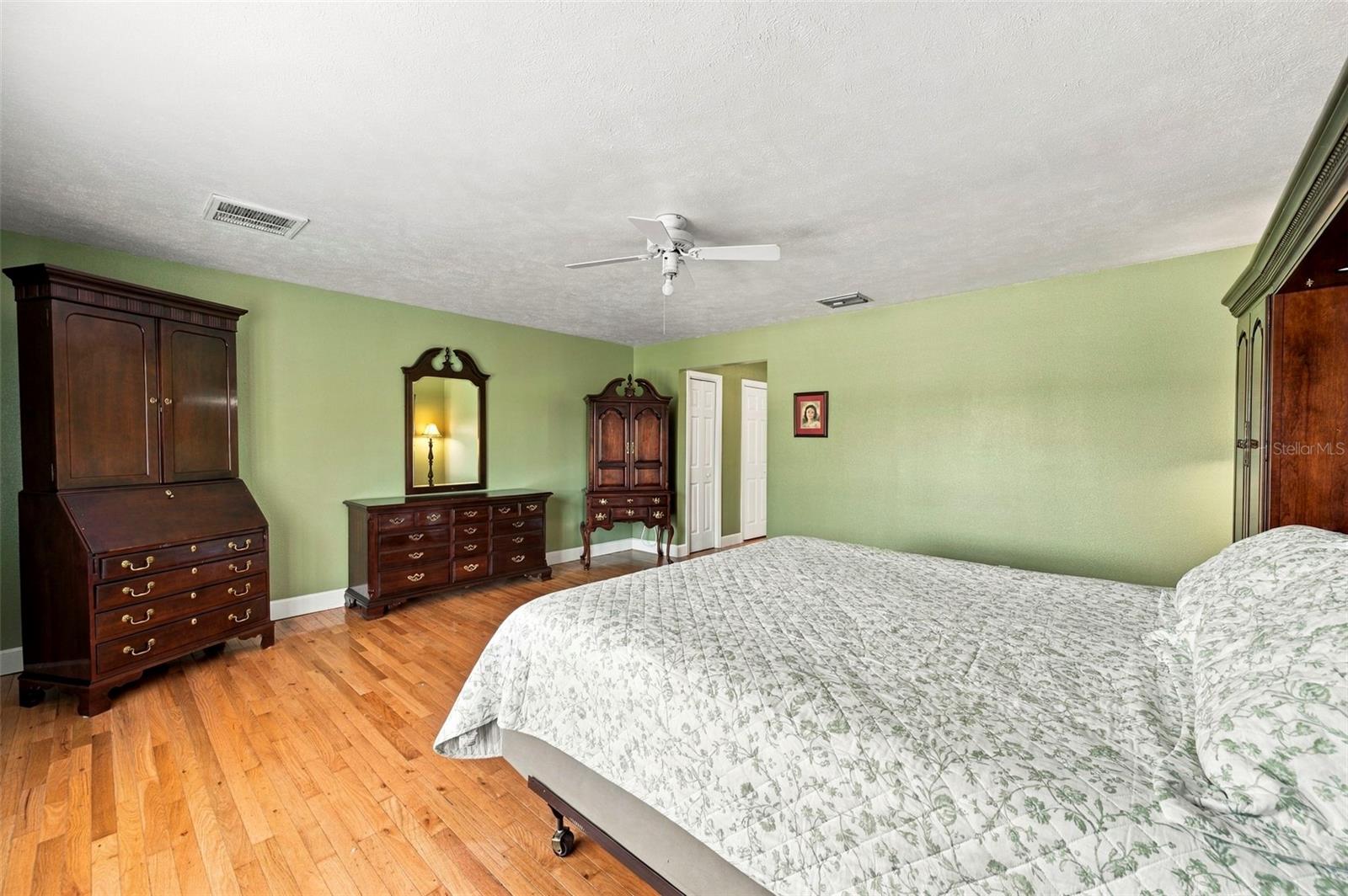 115 HICKORY CREEK DR