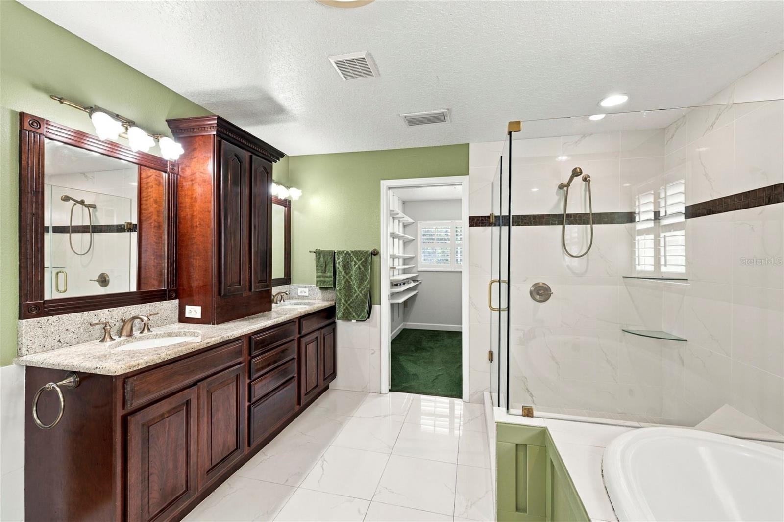 115 HICKORY CREEK DR