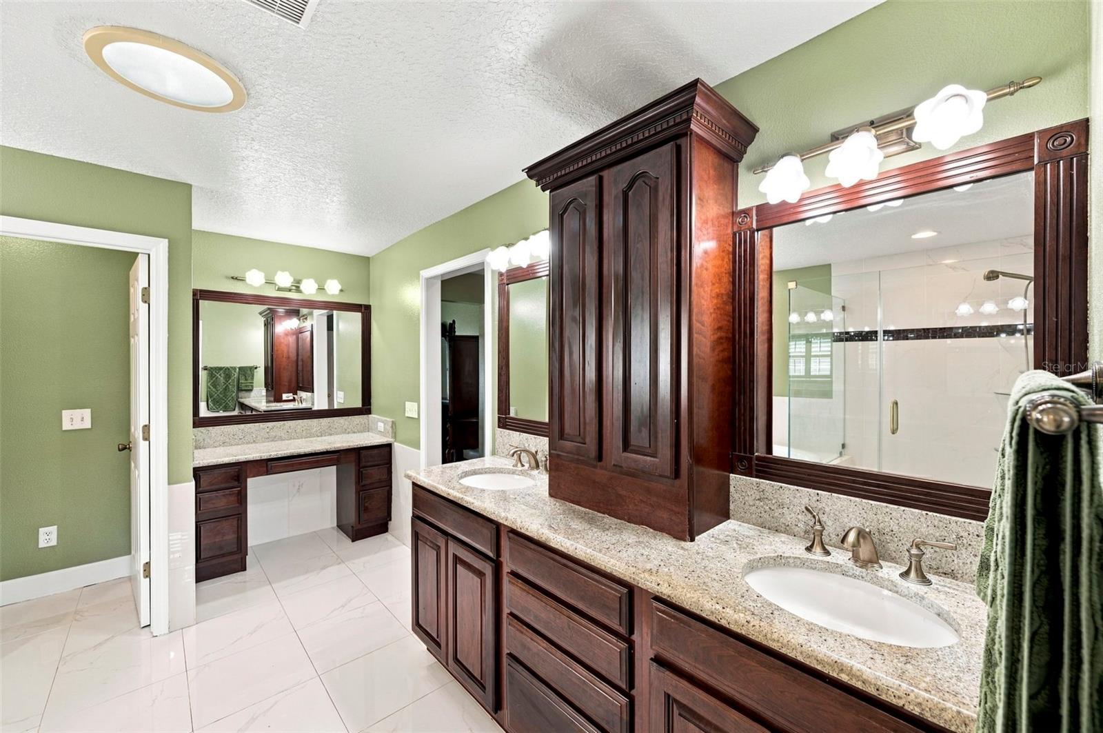 115 HICKORY CREEK DR