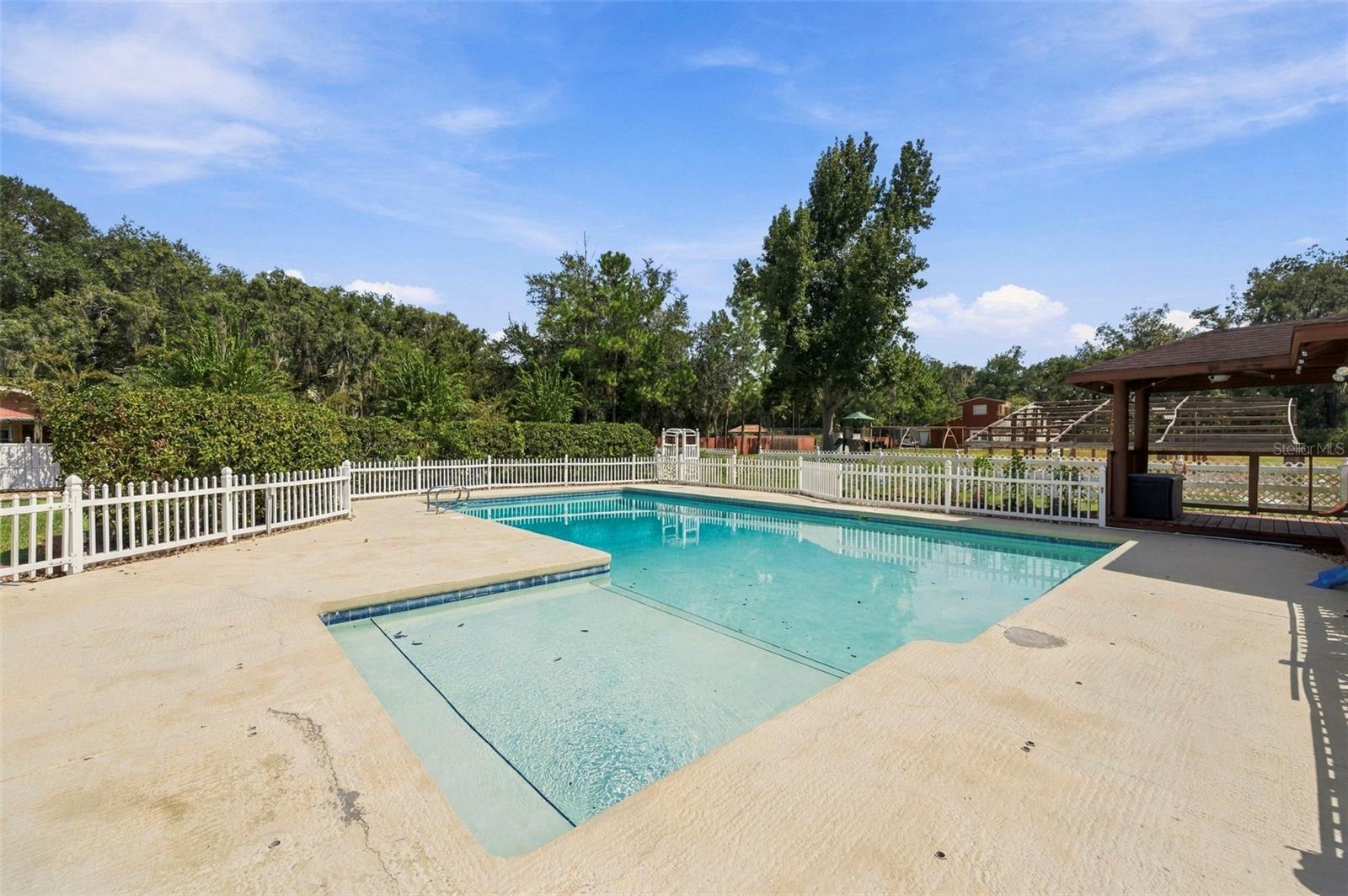 115 HICKORY CREEK DR
