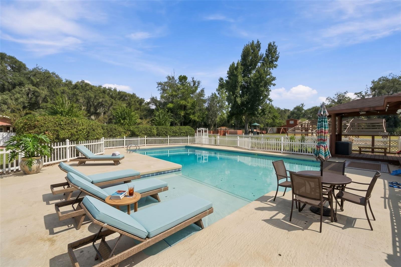 115 HICKORY CREEK DR
