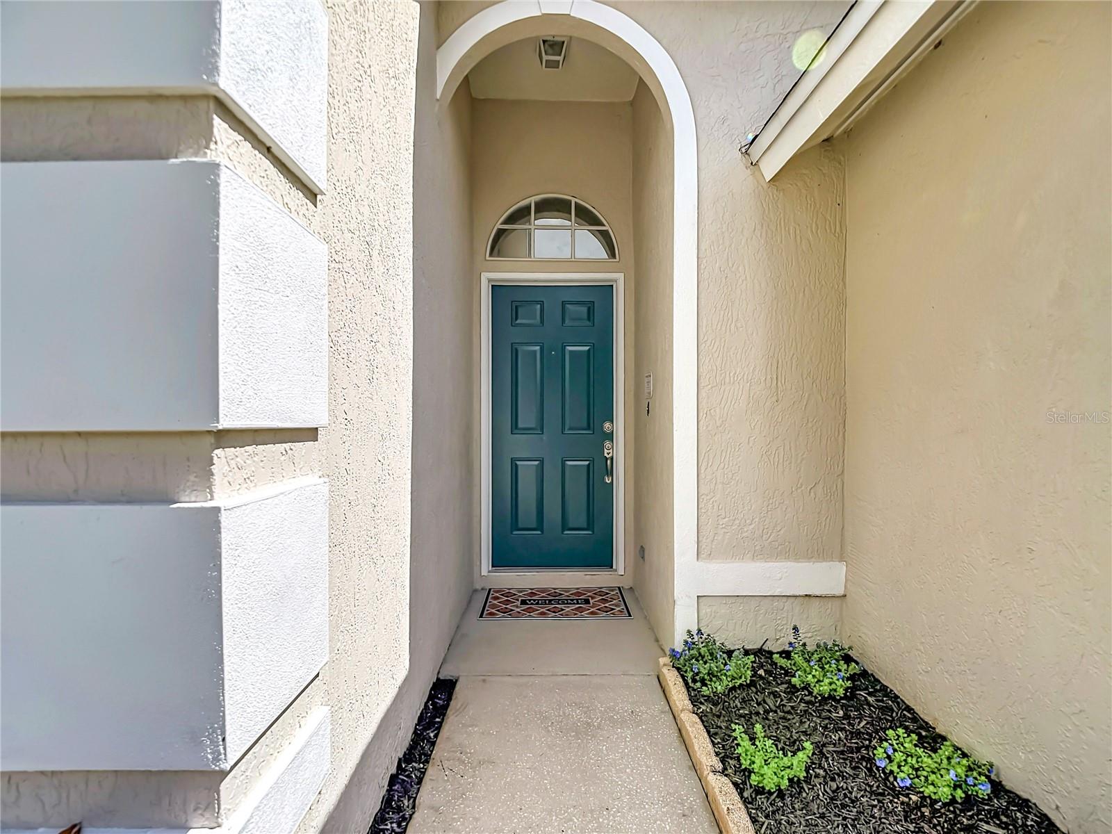 5818 AZURE DR