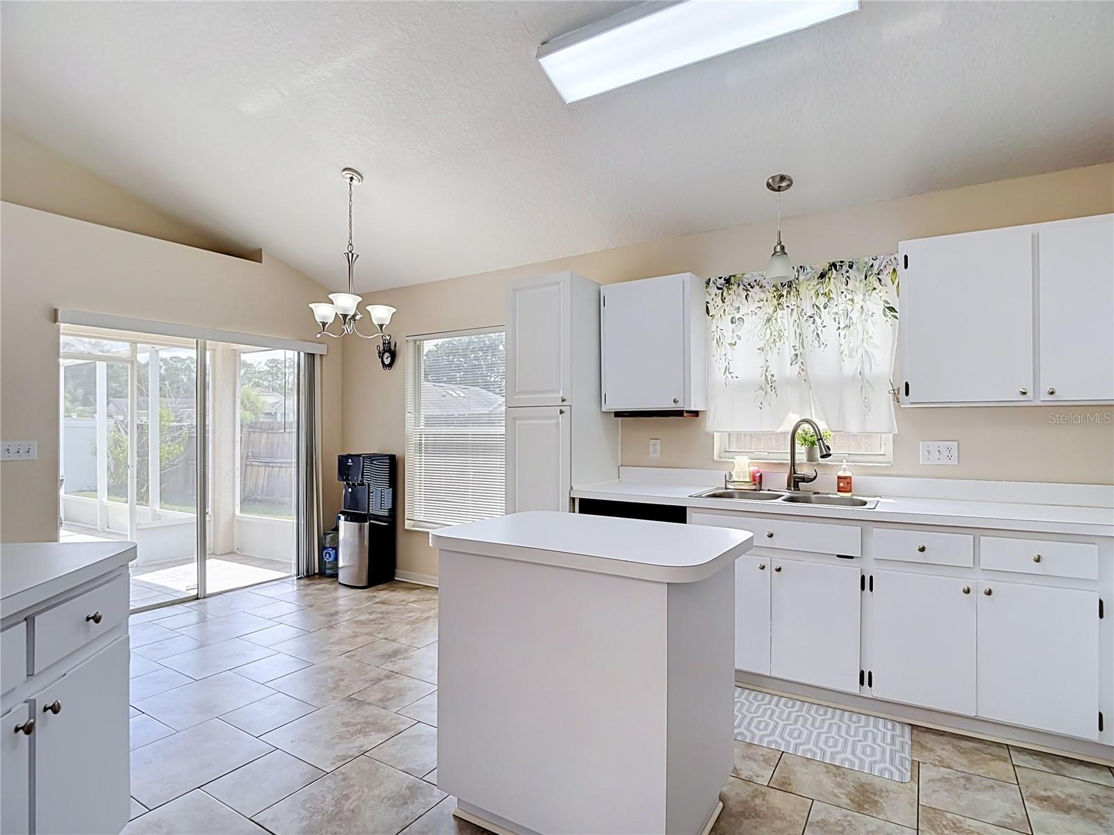 5818 AZURE DR