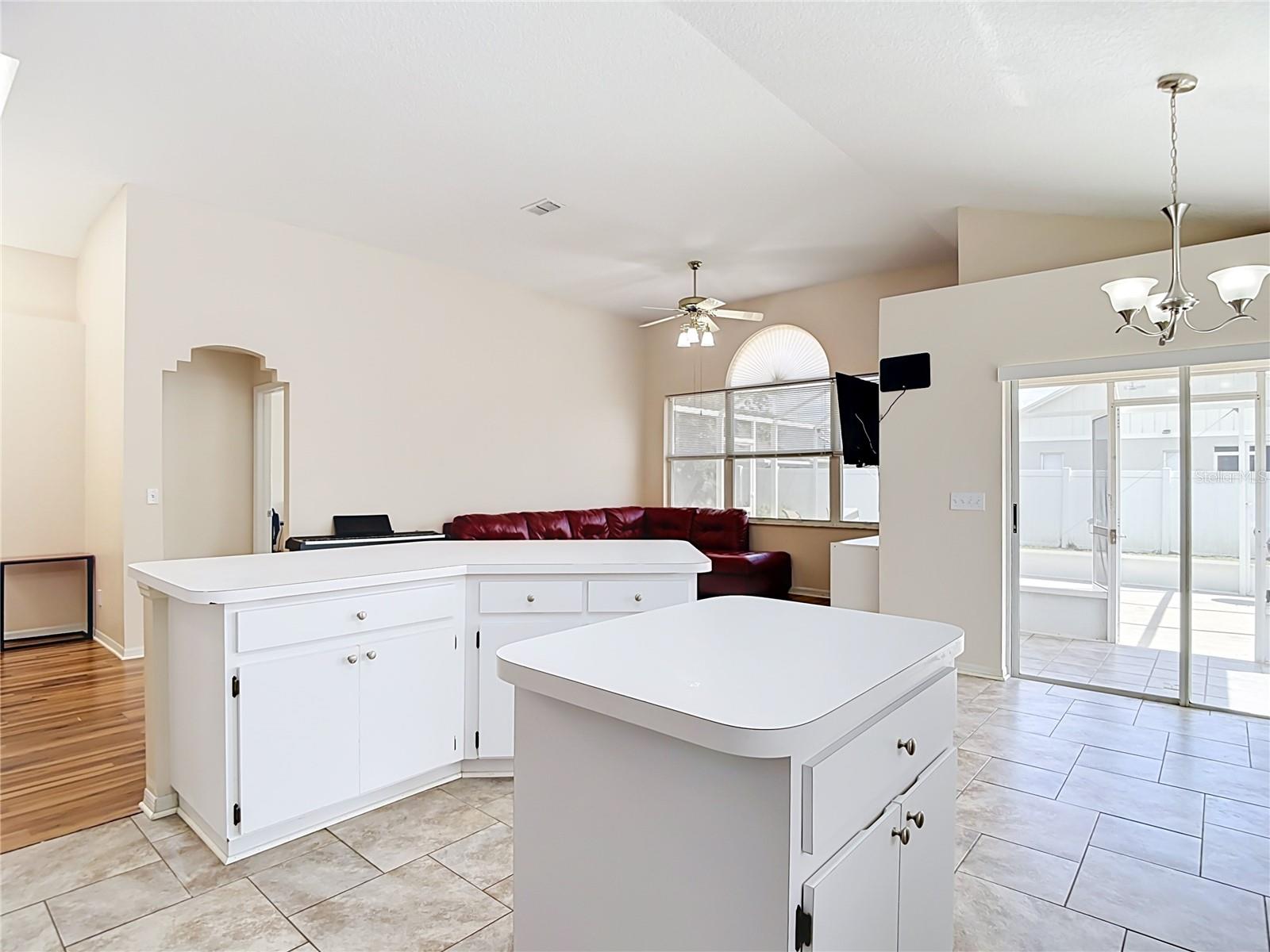 5818 AZURE DR