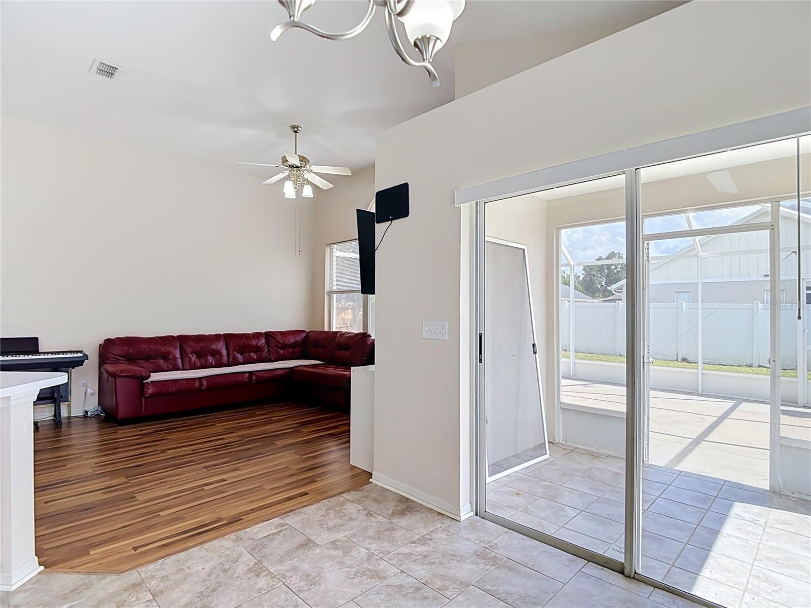 5818 AZURE DR