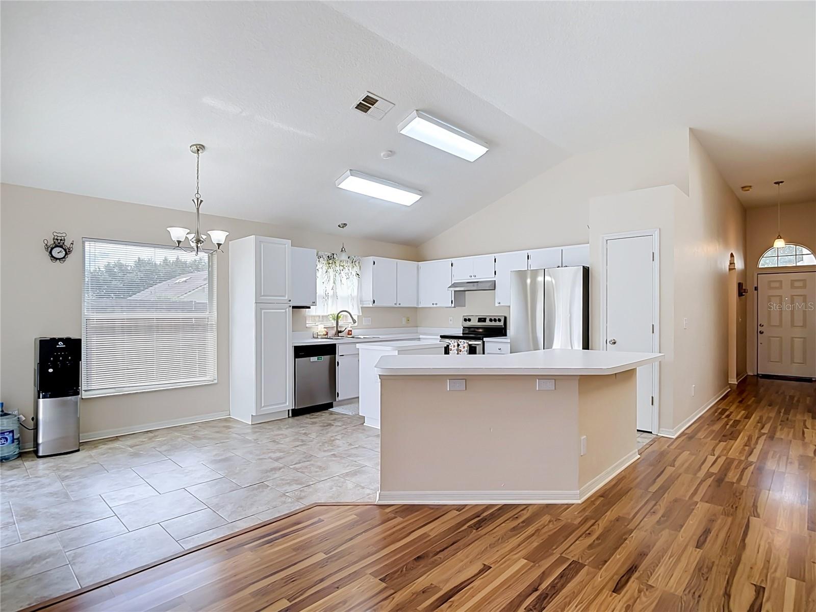 5818 AZURE DR