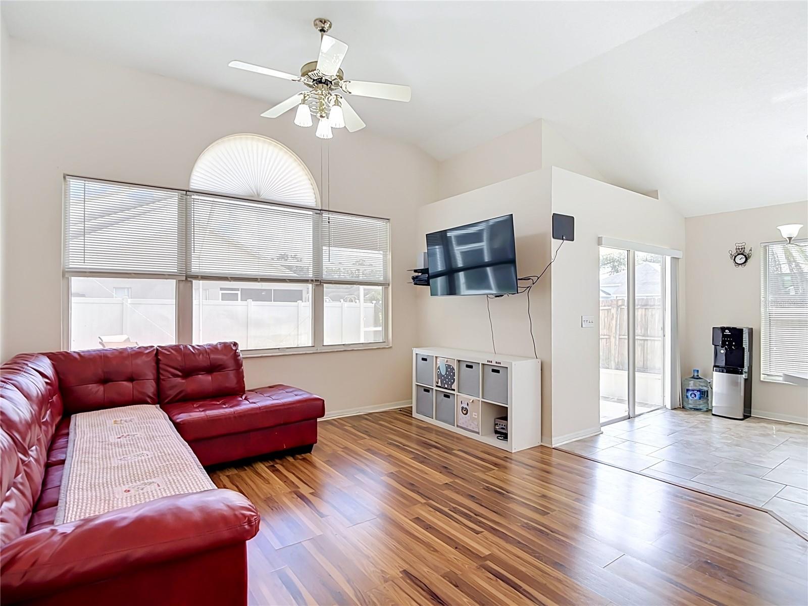 5818 AZURE DR