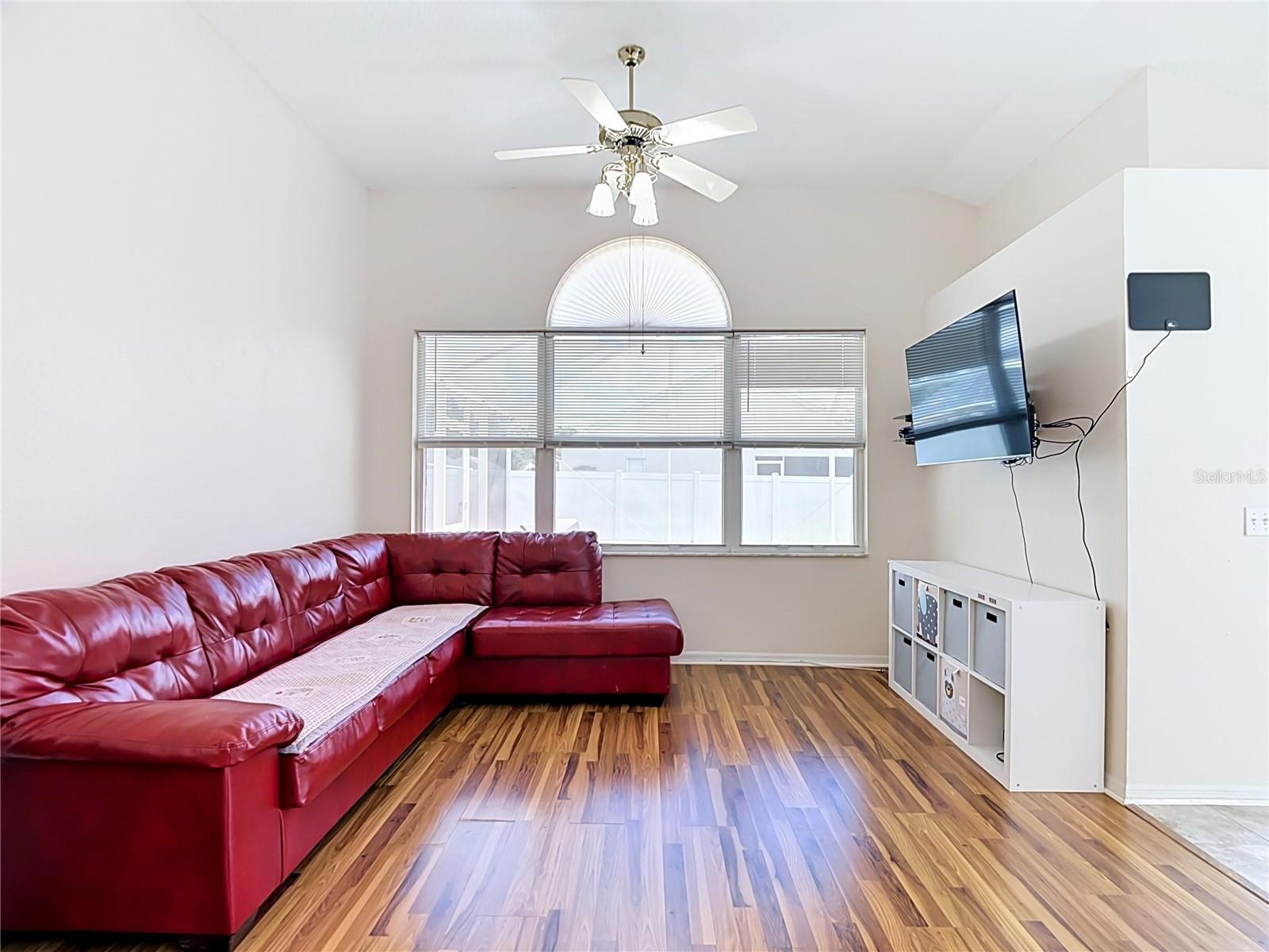 5818 AZURE DR