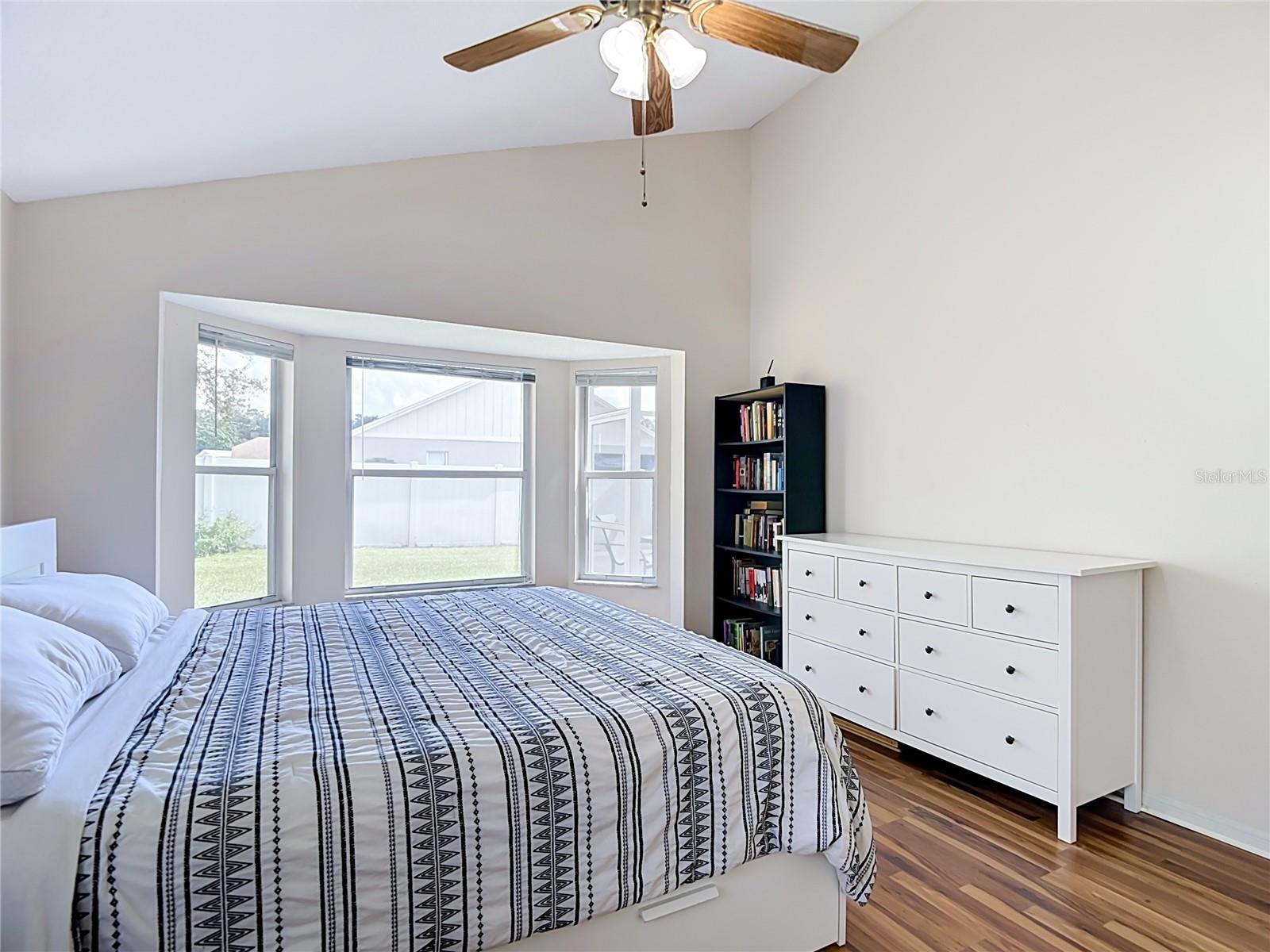 5818 AZURE DR