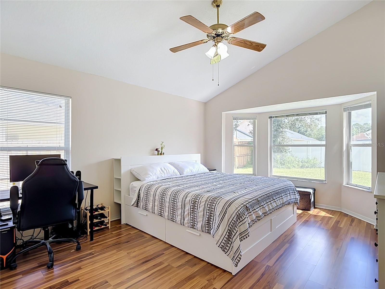 5818 AZURE DR