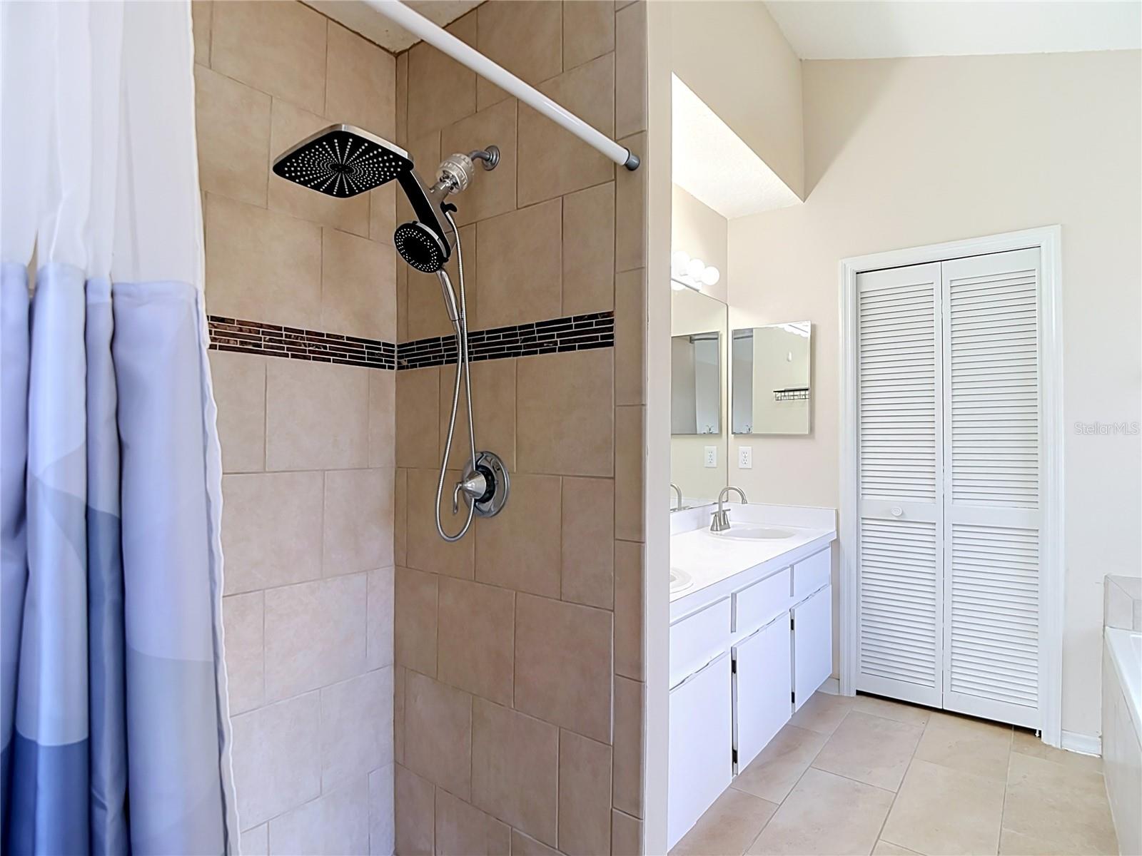 5818 AZURE DR