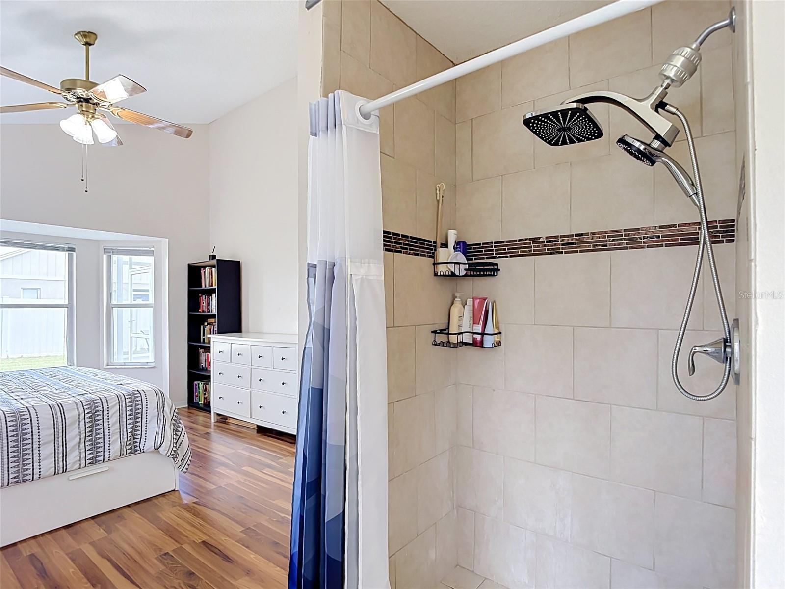 5818 AZURE DR