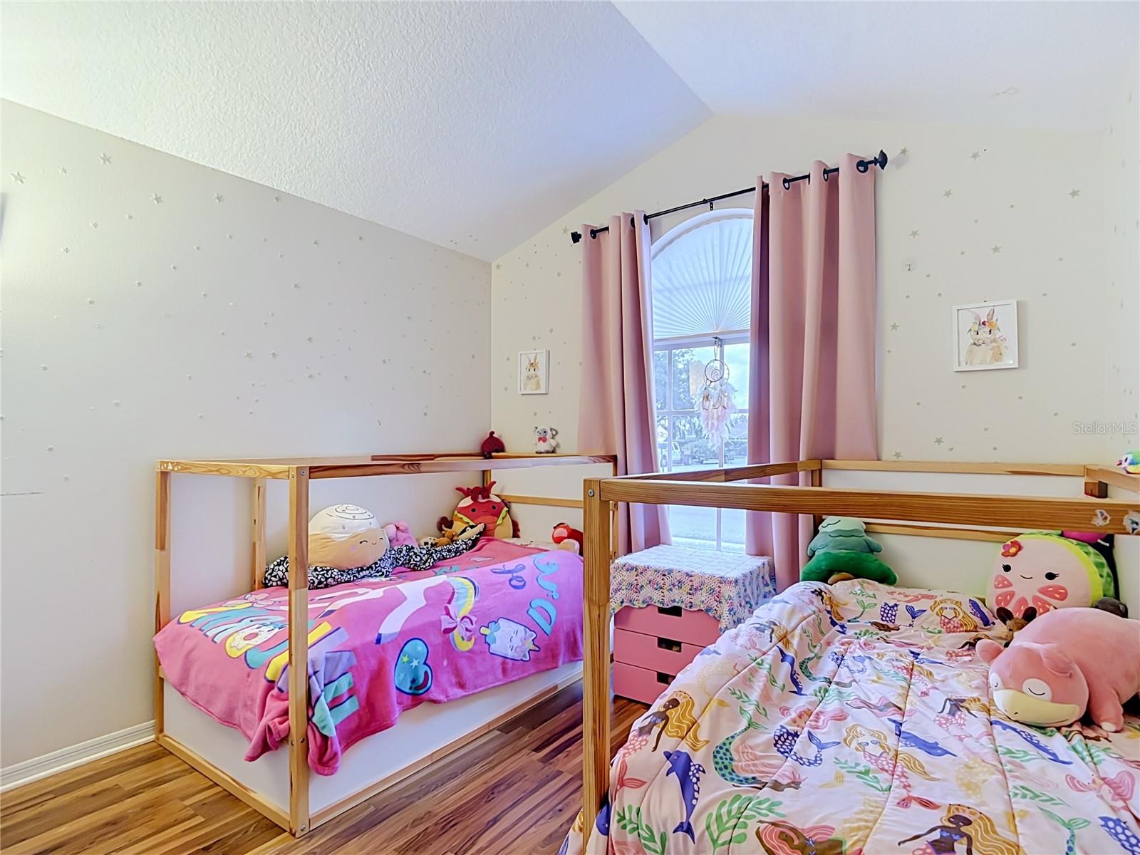 5818 AZURE DR
