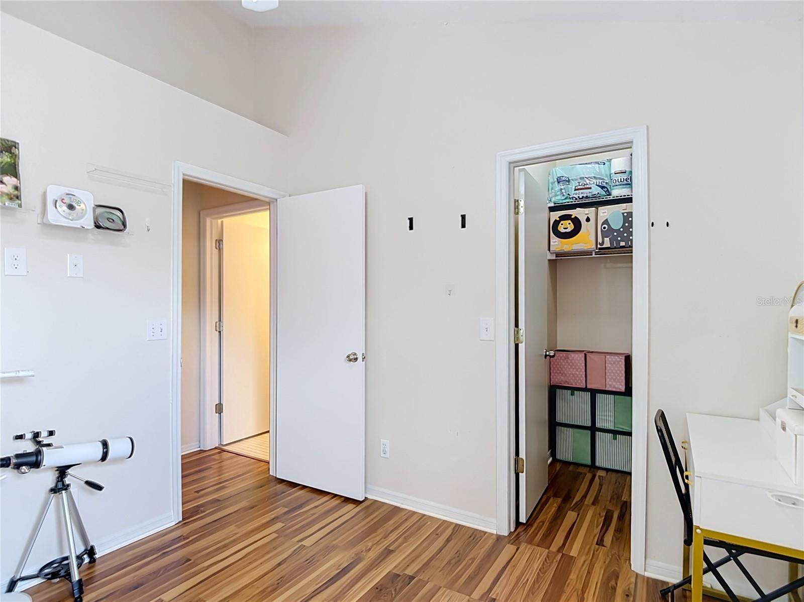 5818 AZURE DR