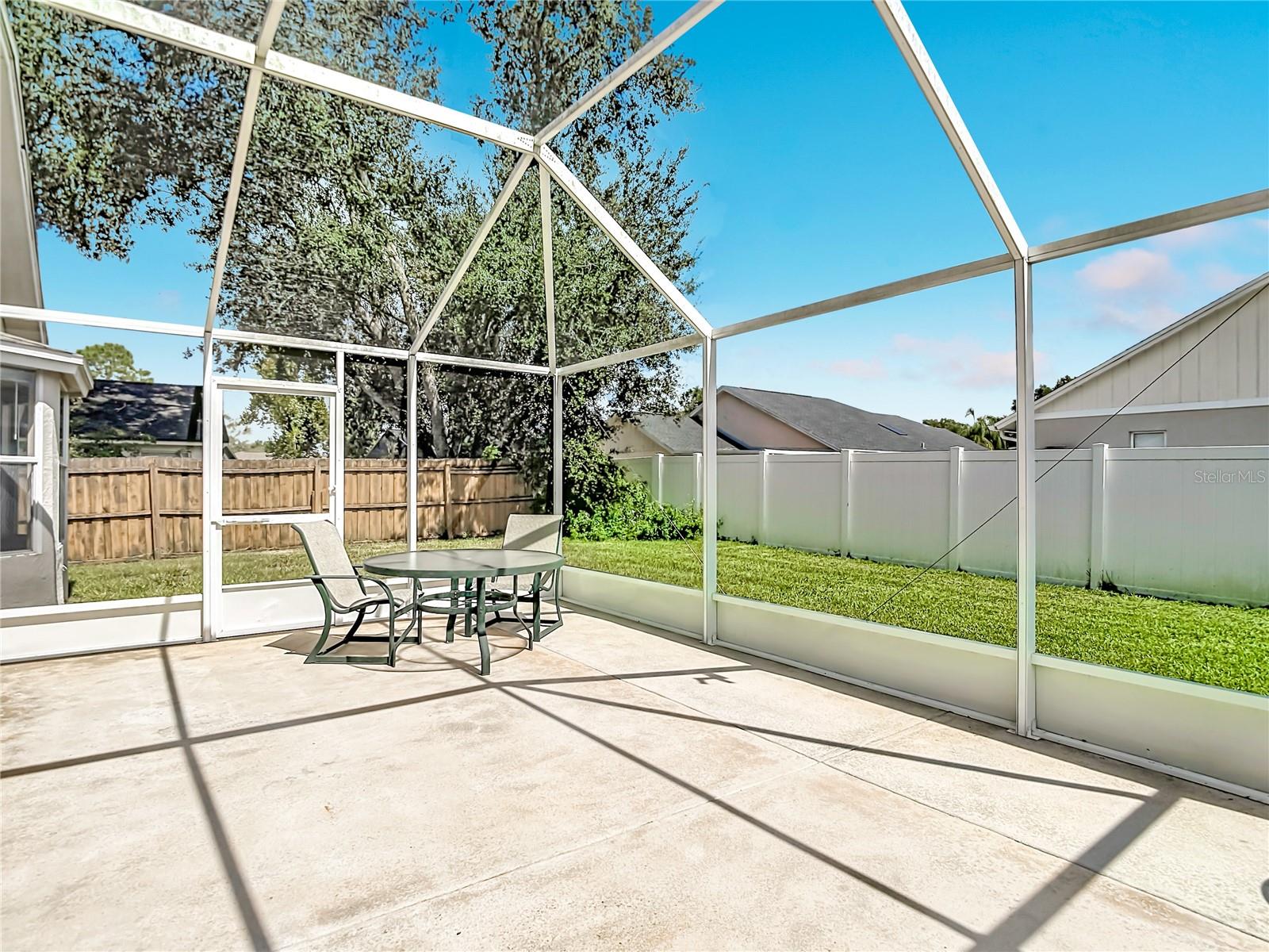 5818 AZURE DR