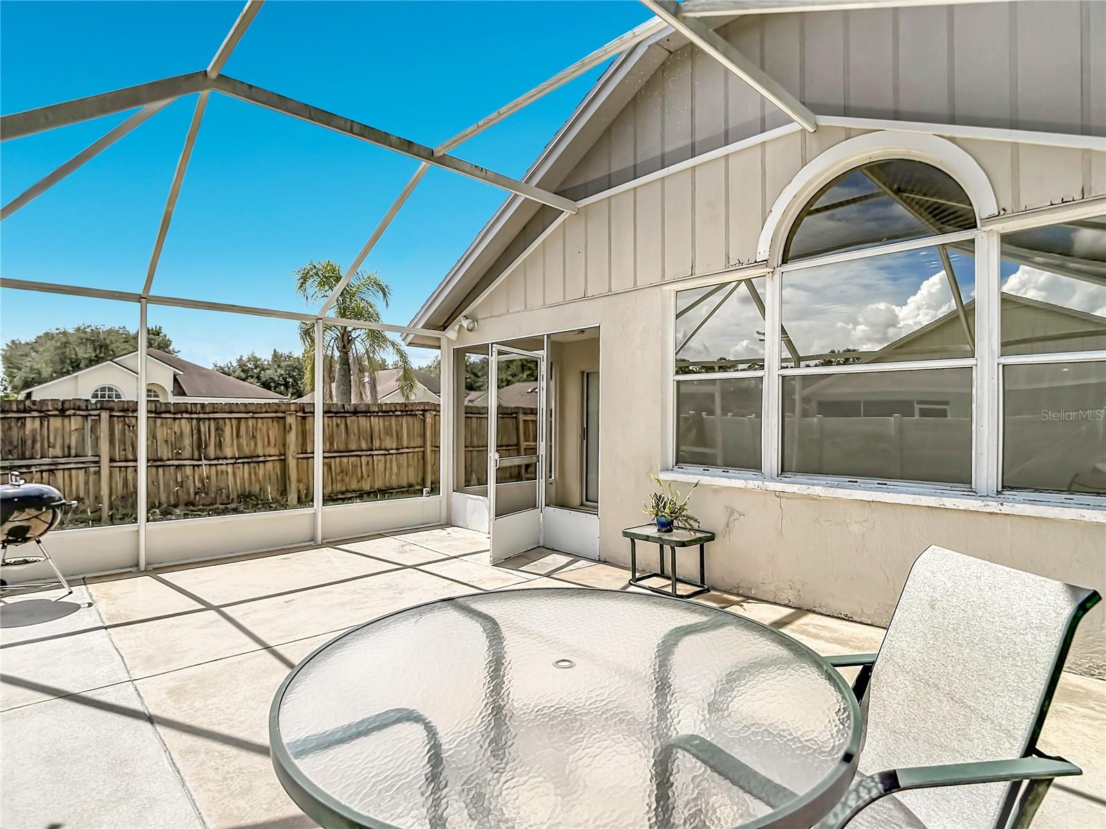 5818 AZURE DR