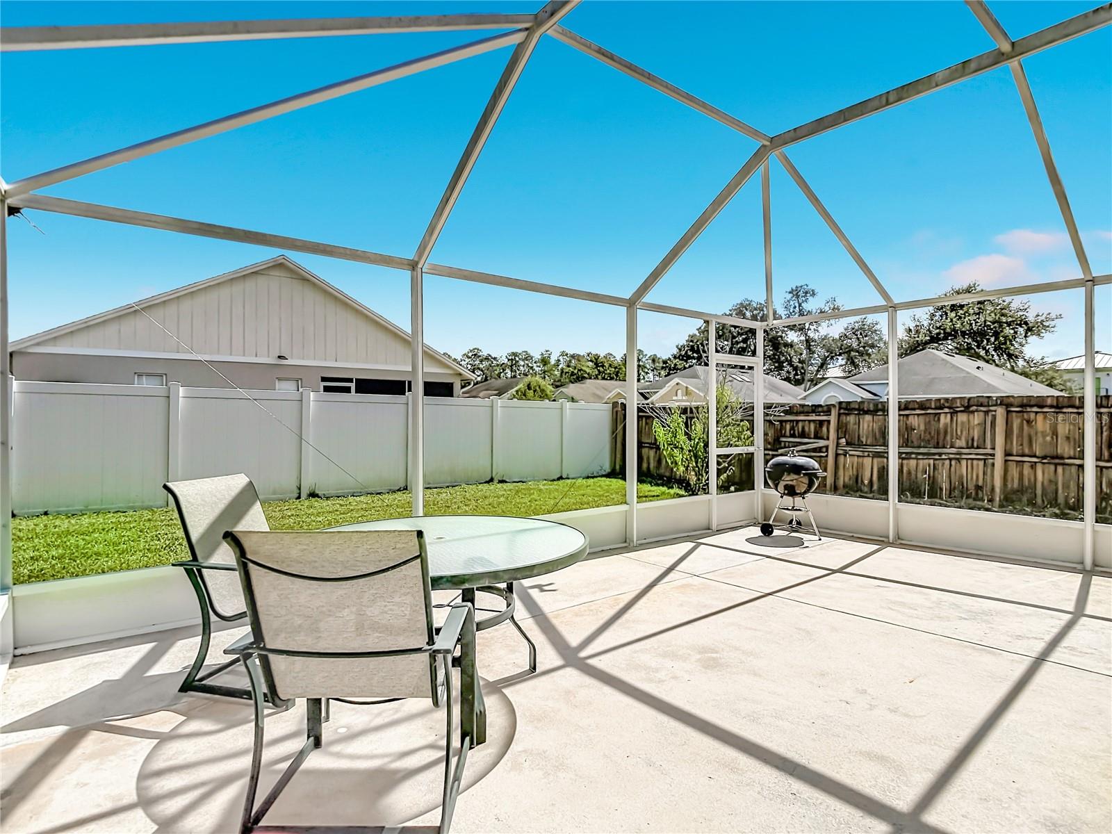 5818 AZURE DR