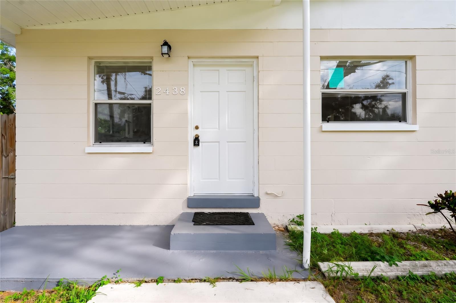 2438 N RAMONA CIR