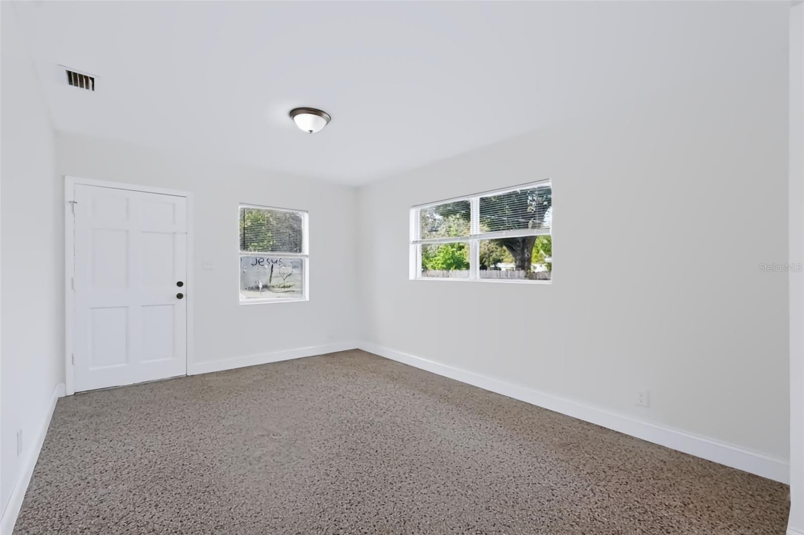 2438 N RAMONA CIR