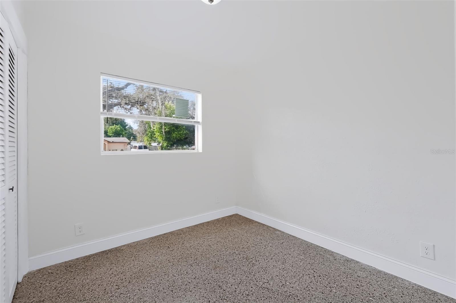 2438 N RAMONA CIR